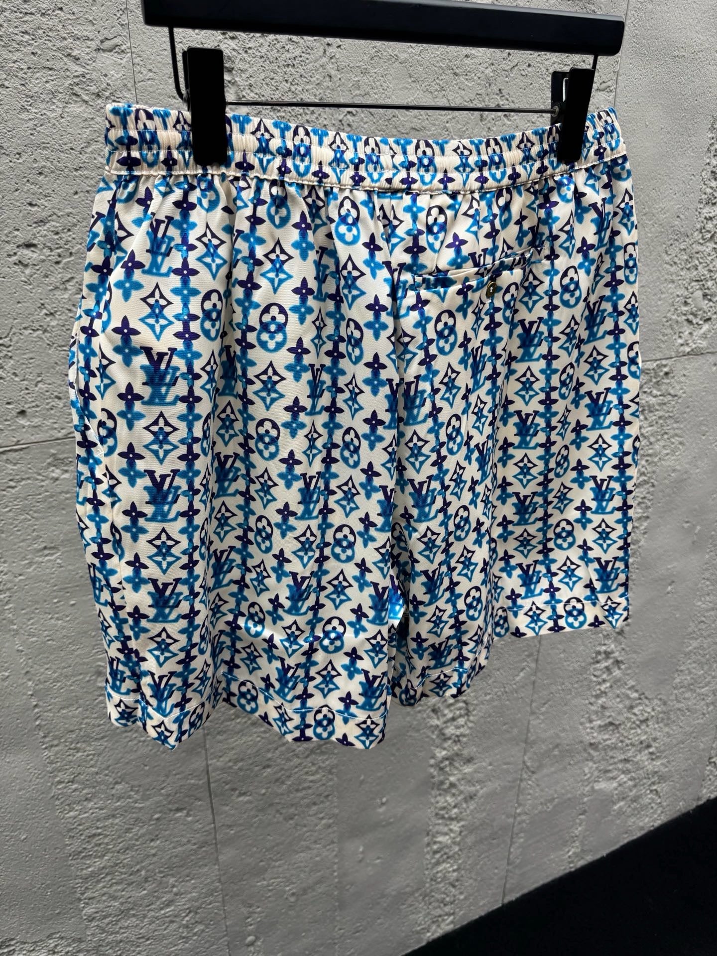Multi-color Short