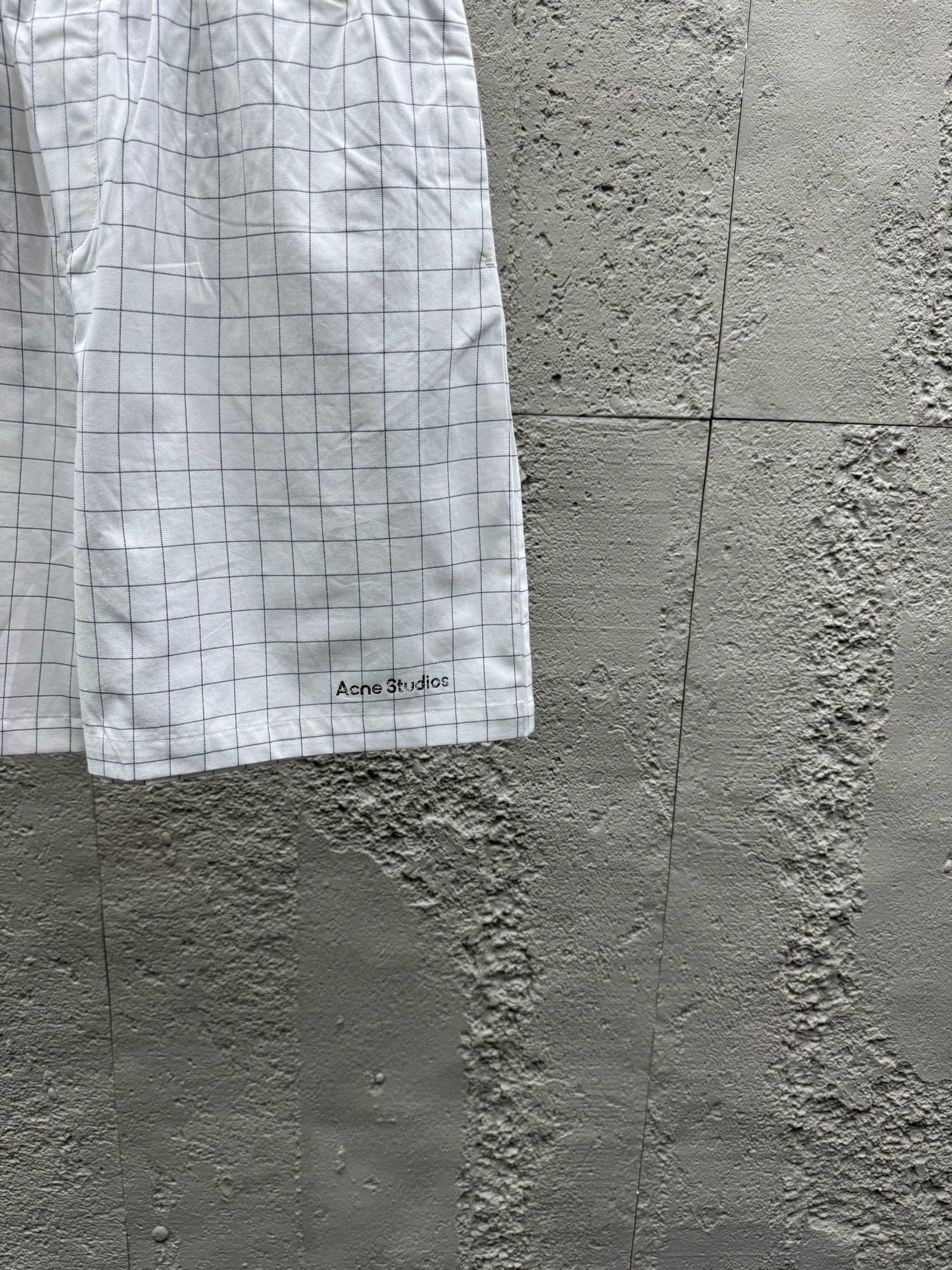 White Short