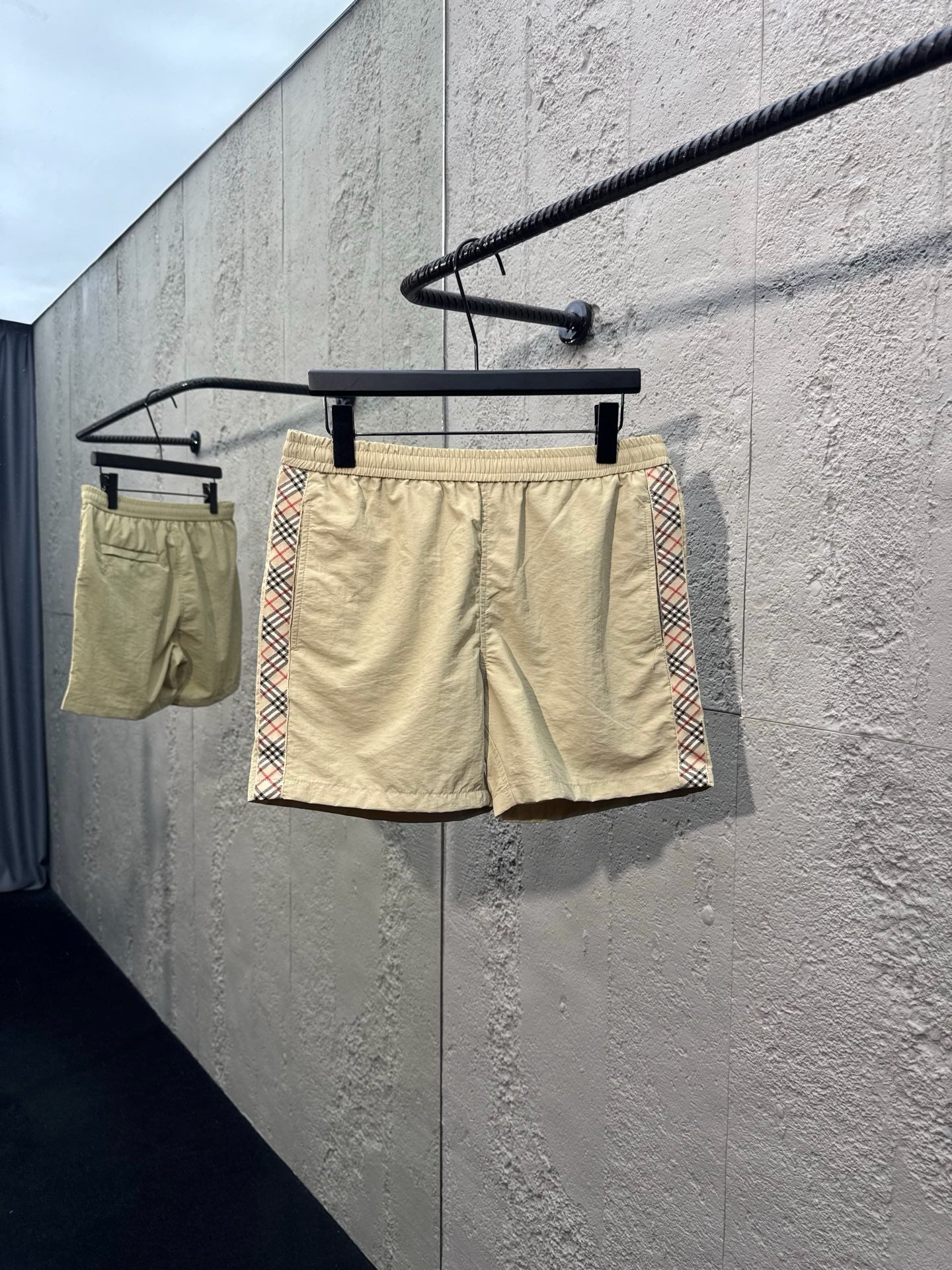 Multi-color Short