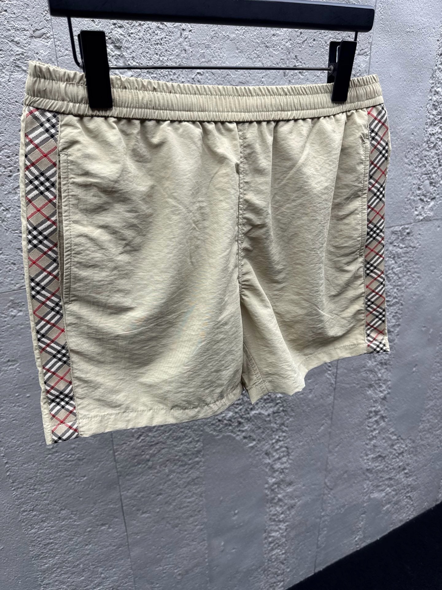 Multi-color Short