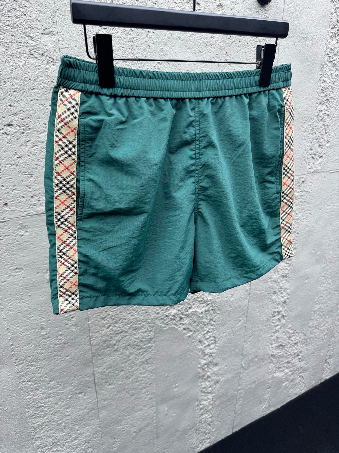 Multi-color Short