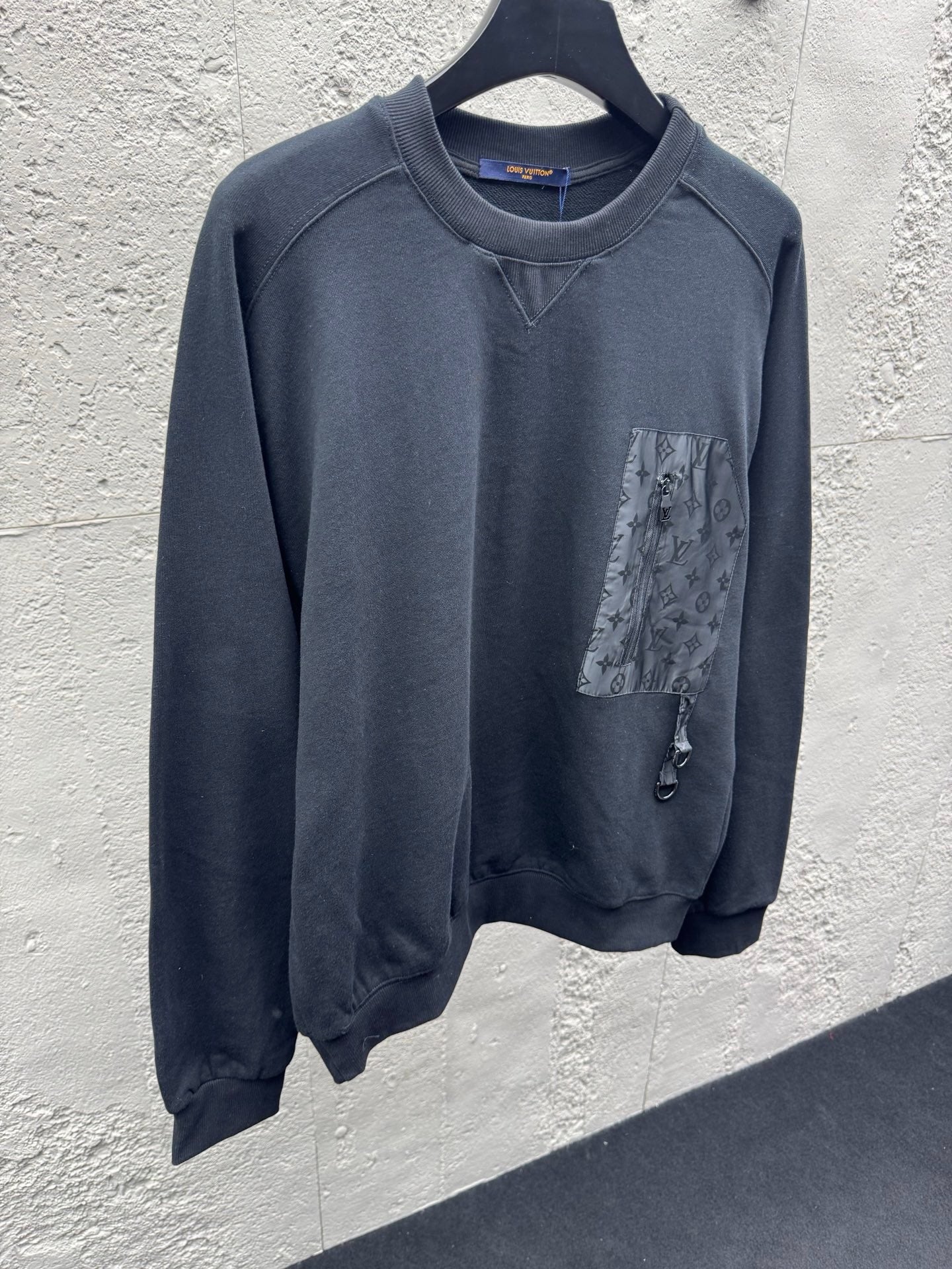 Black Sweatshirt