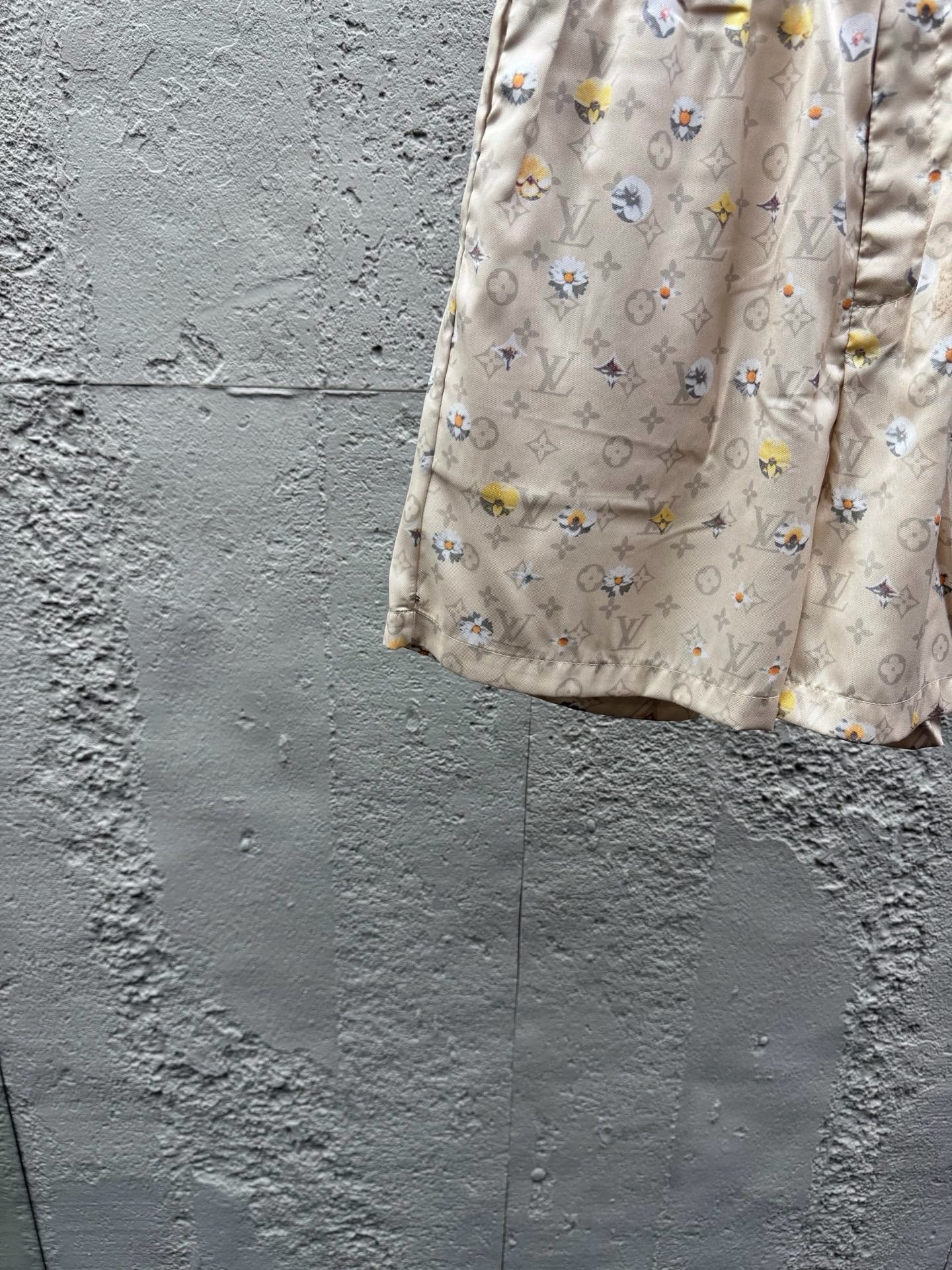 Beige Short