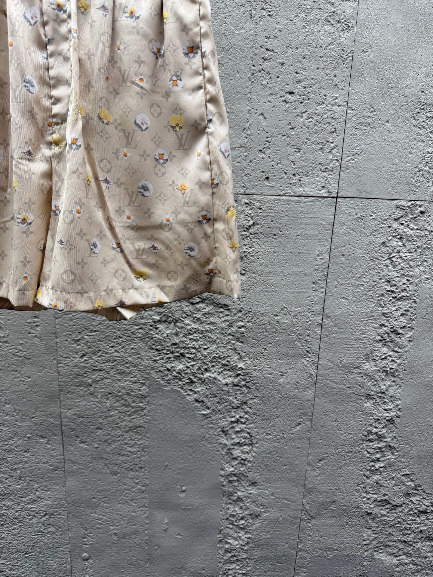 Beige Short