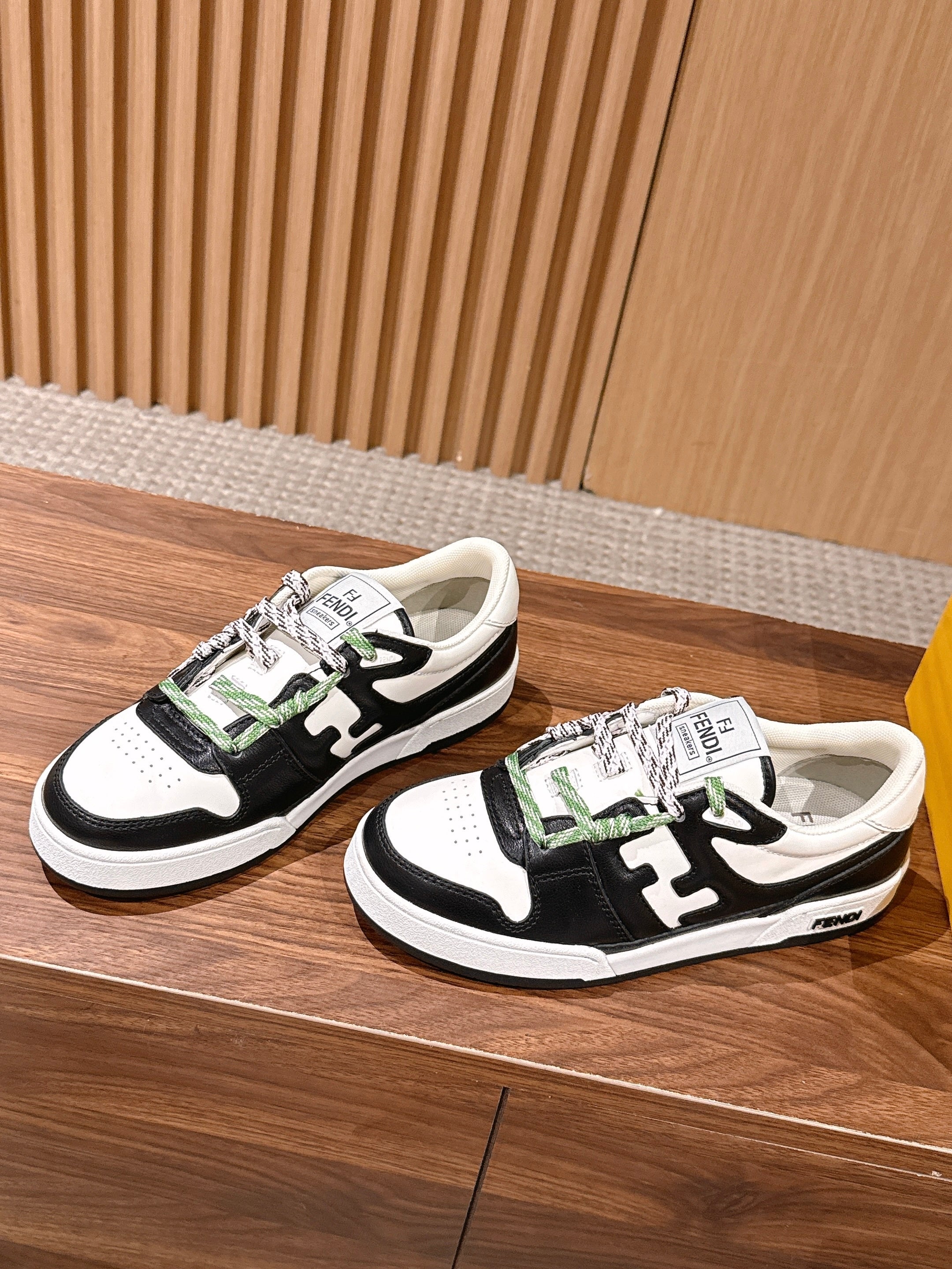 Black white Shoes