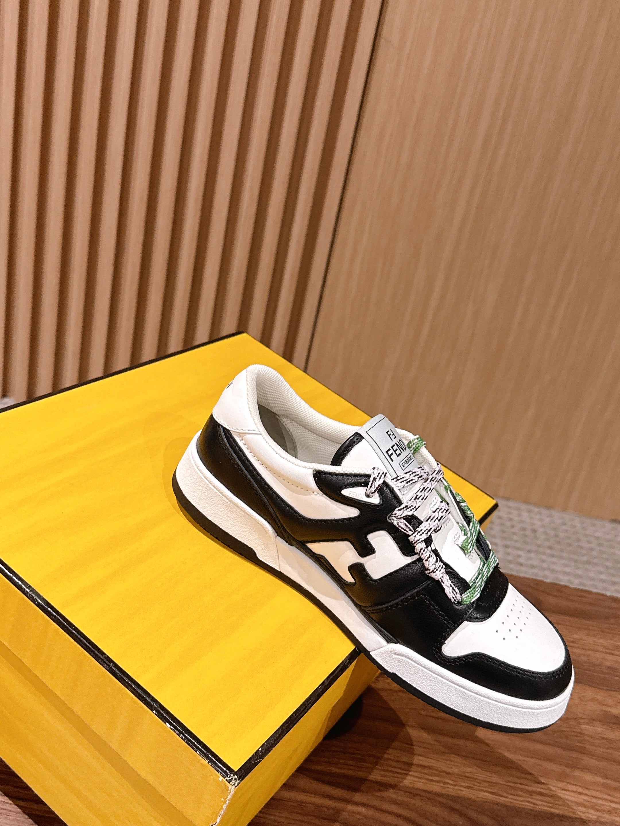 Black white Shoes