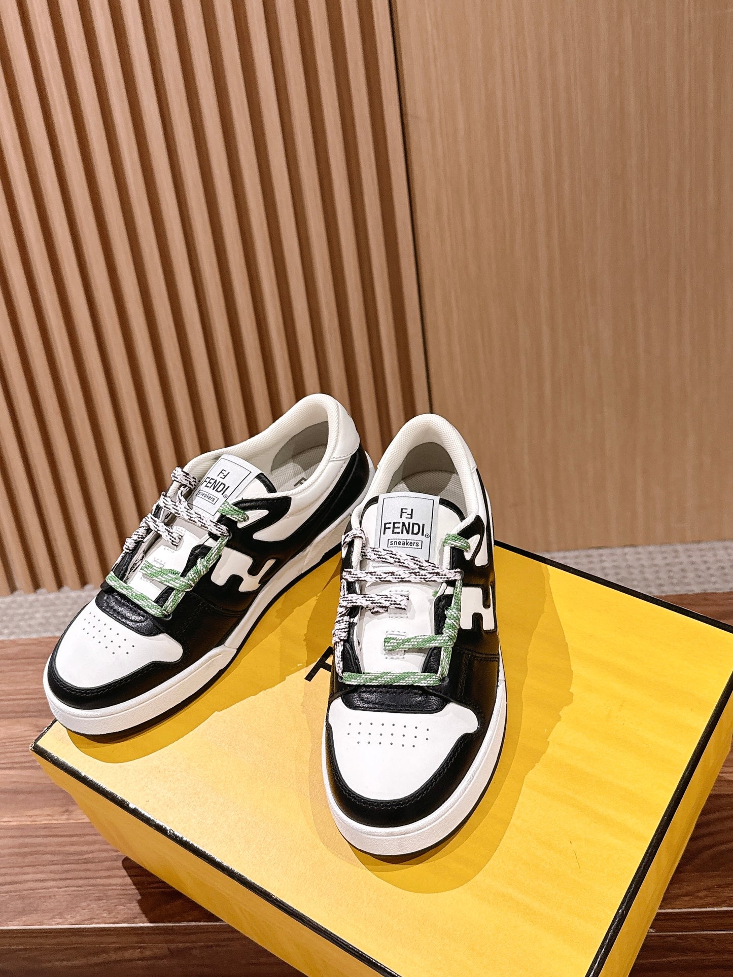 Black white Shoes