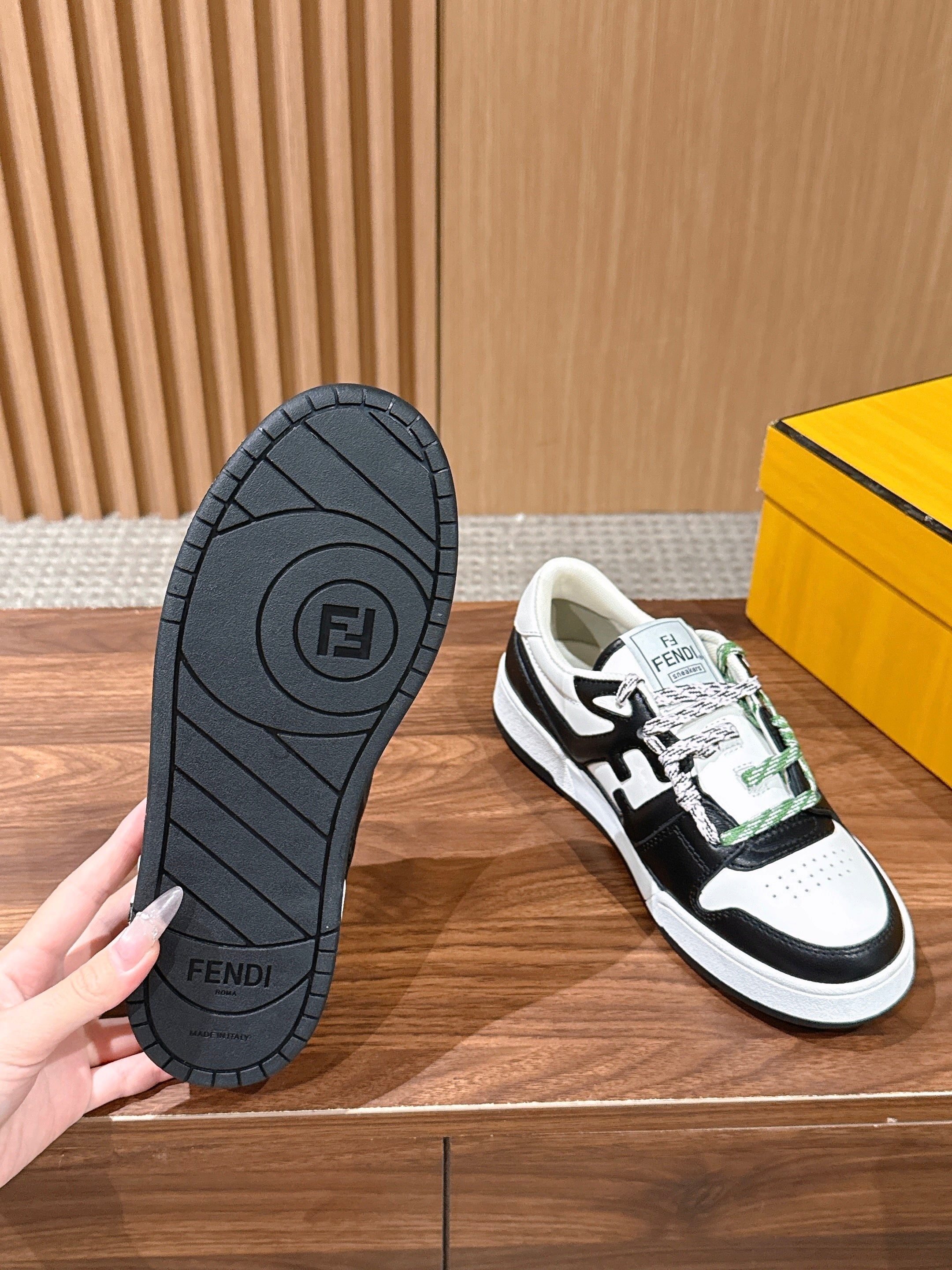 Black white Shoes