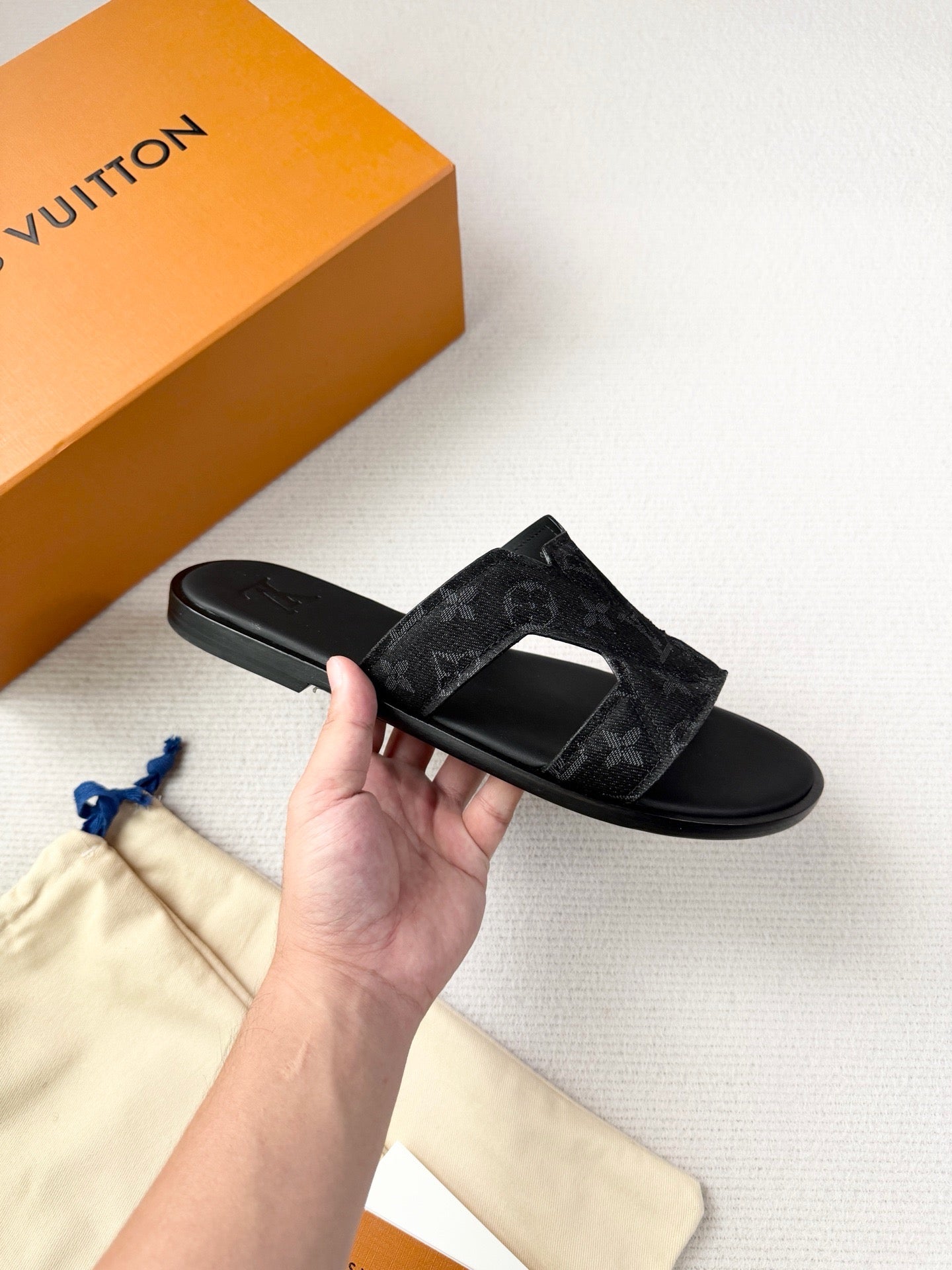 Black Shoes