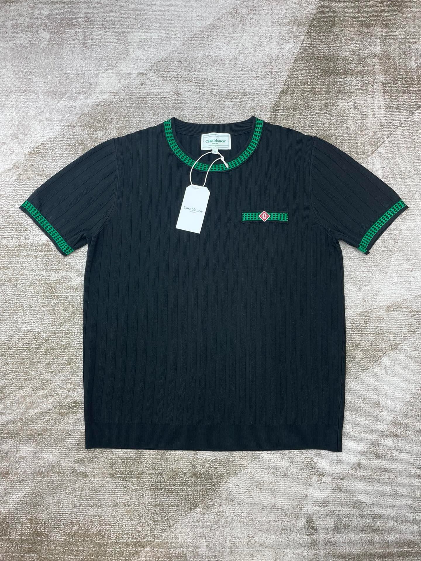 Black and White T-Shirt - FashionHype.xyz