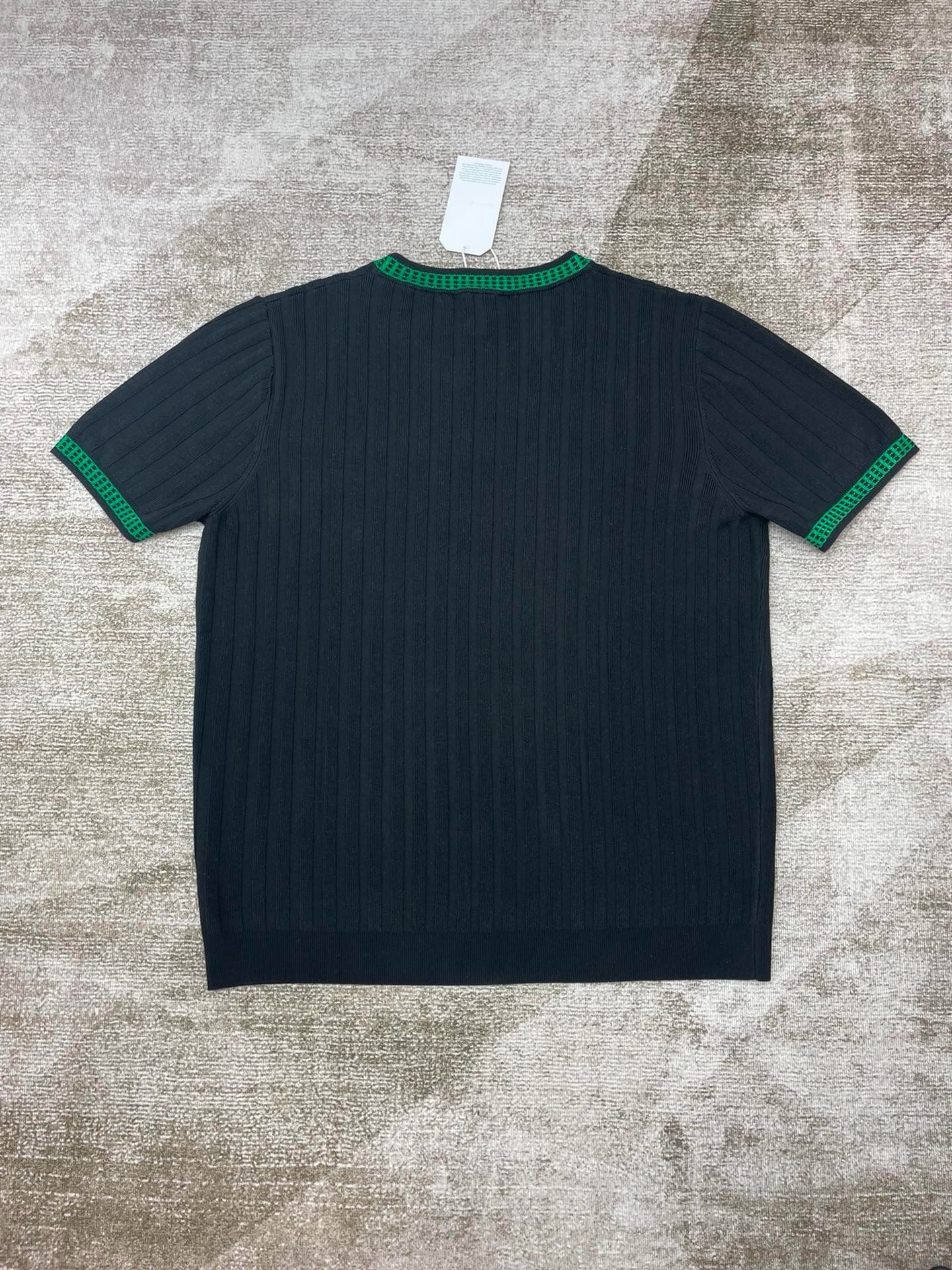 Black and White T-Shirt - FashionHype.xyz