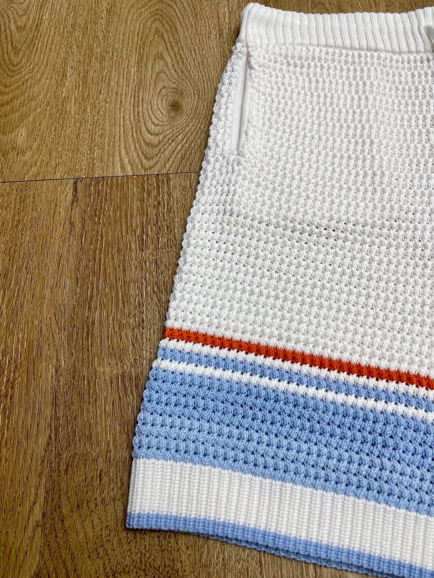 Multi-color Short