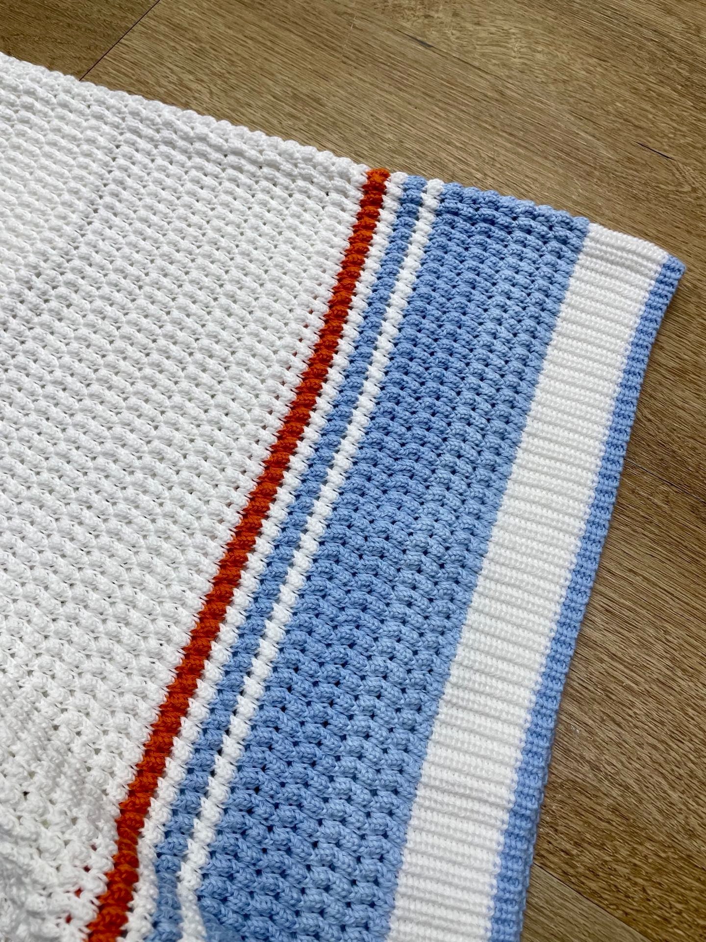 Multi-color Short