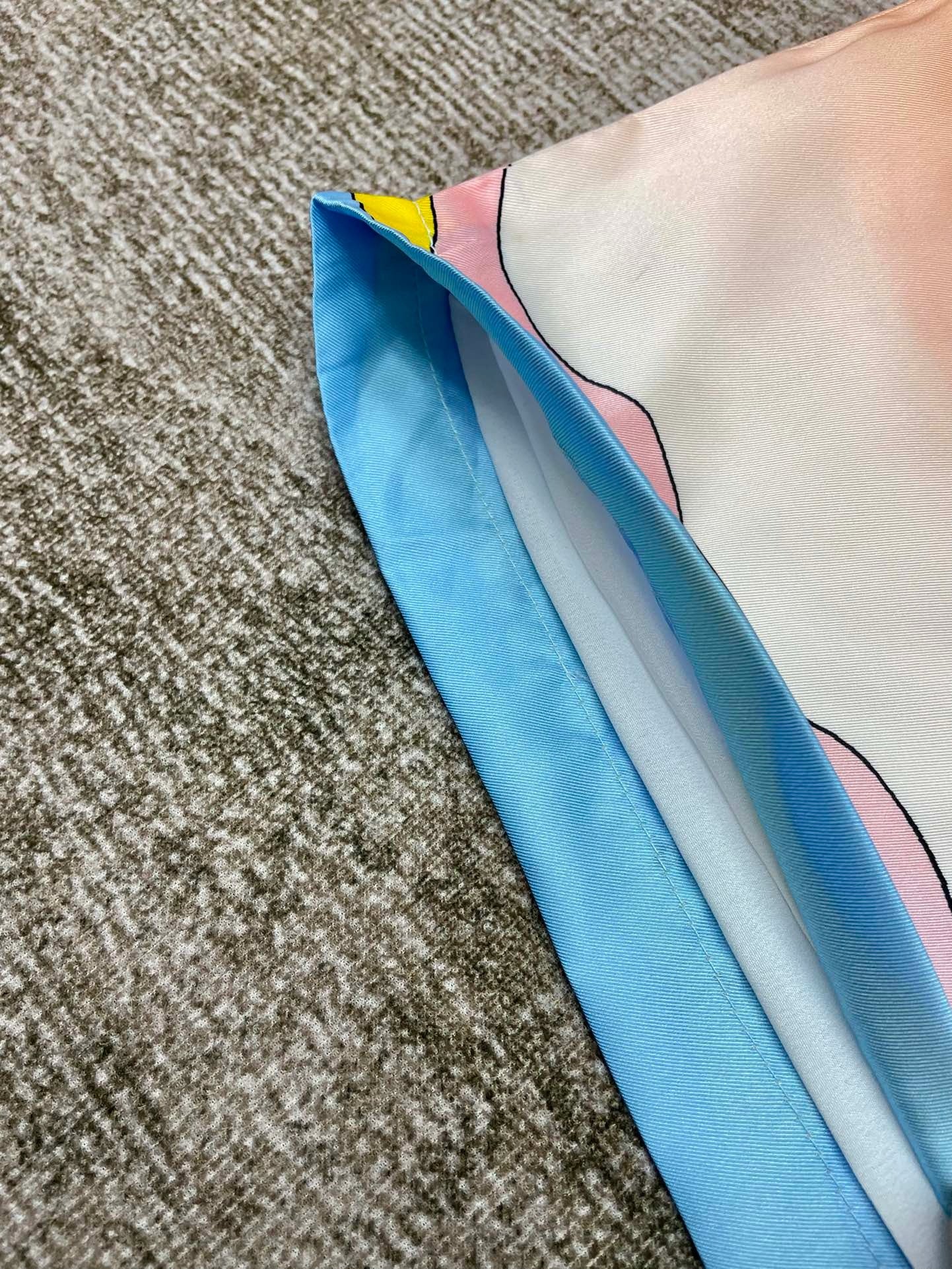 Multi-color Short