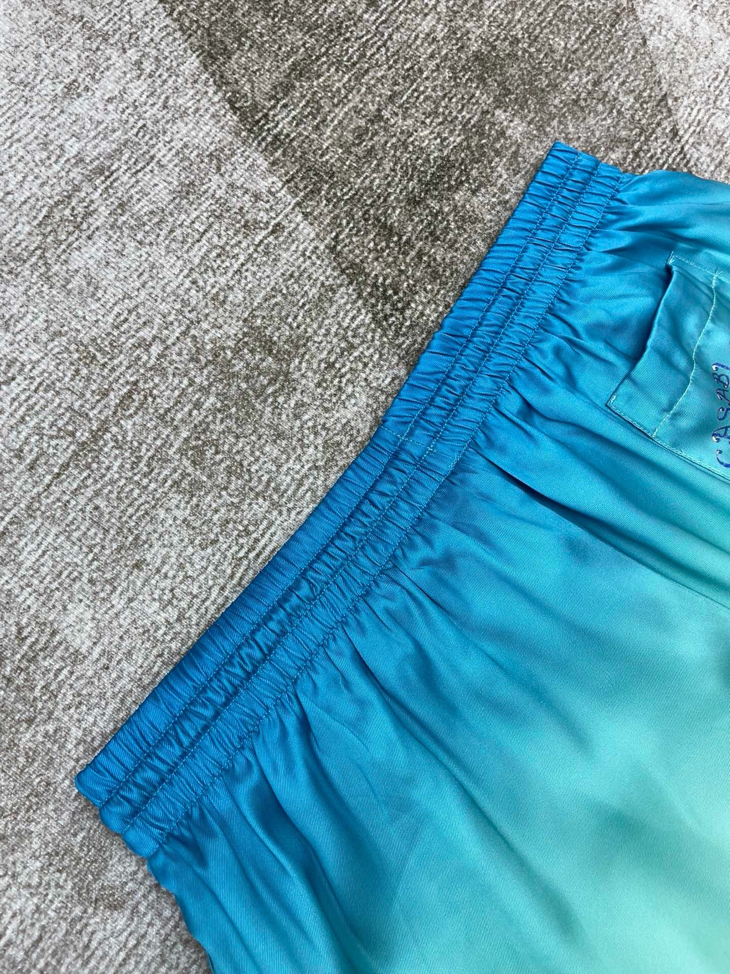 Multi-color Short