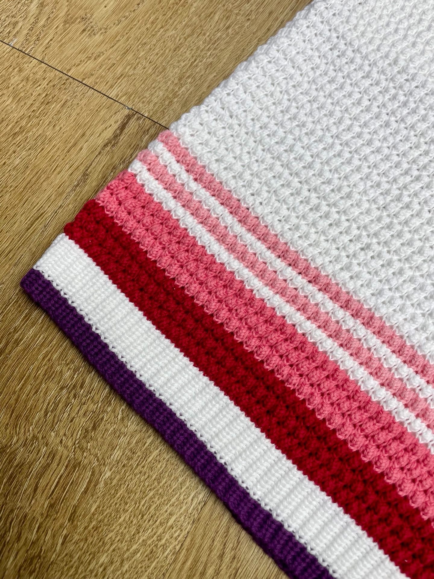 Multi-color Short
