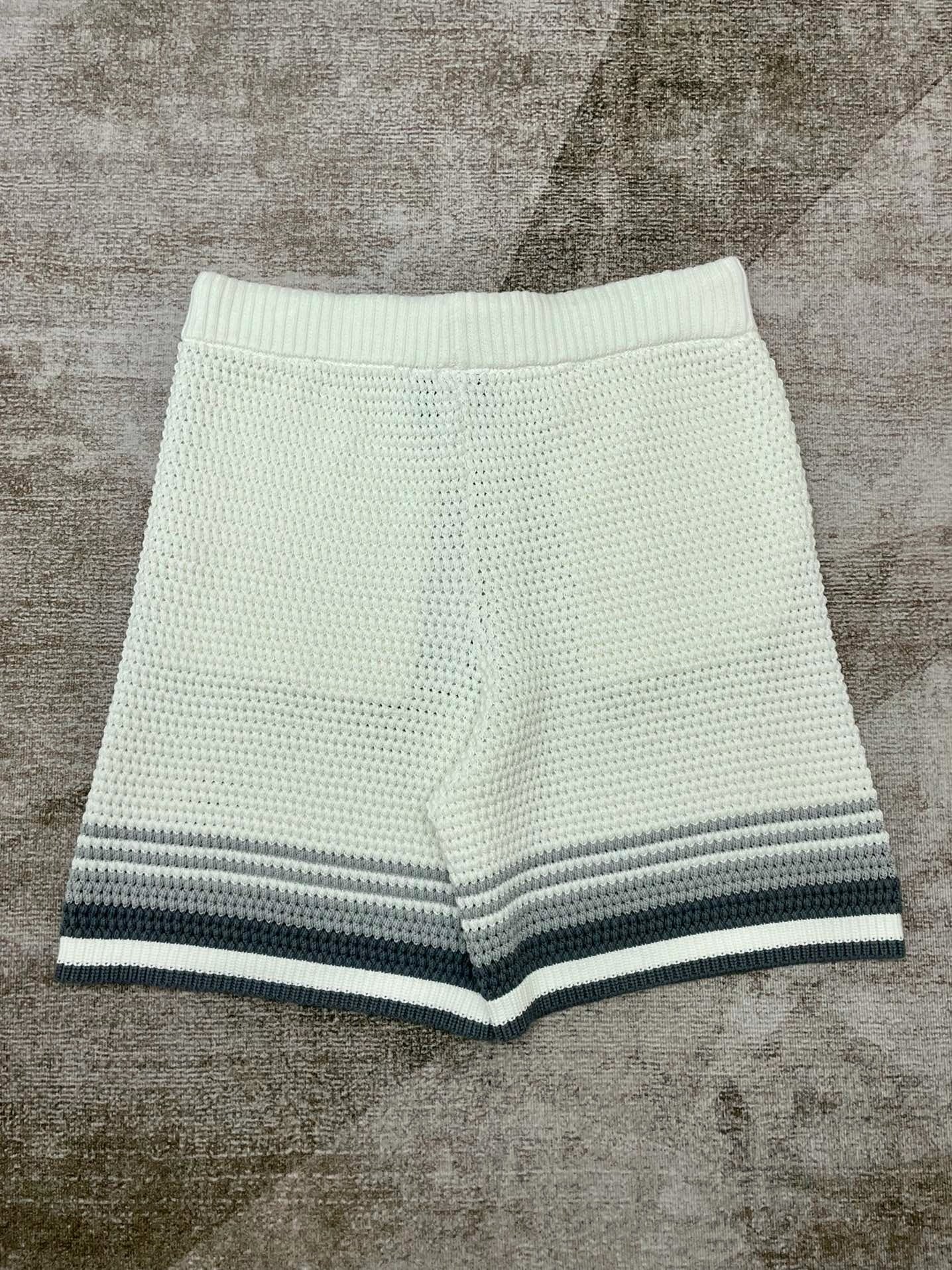 Multi-color Short
