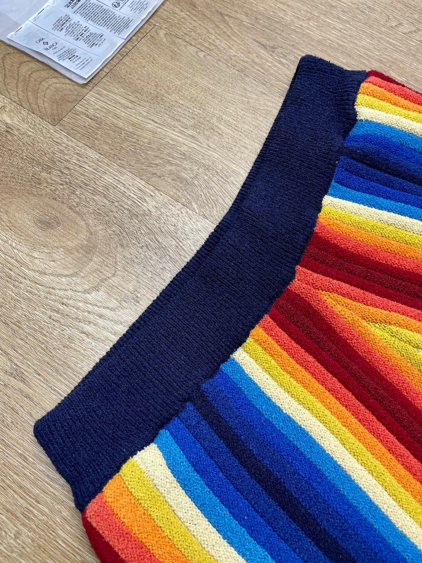 Multi-color Short