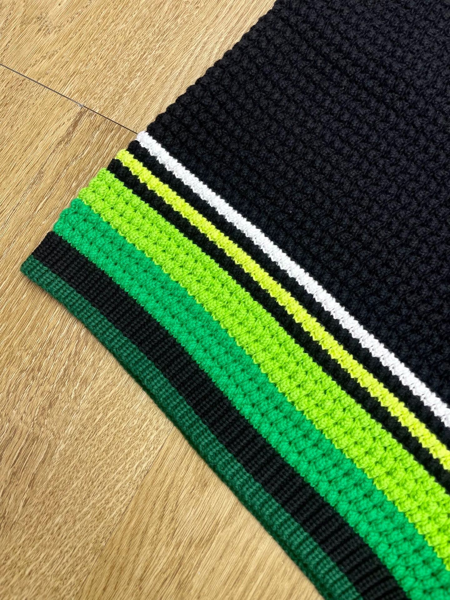 Multi-color Short