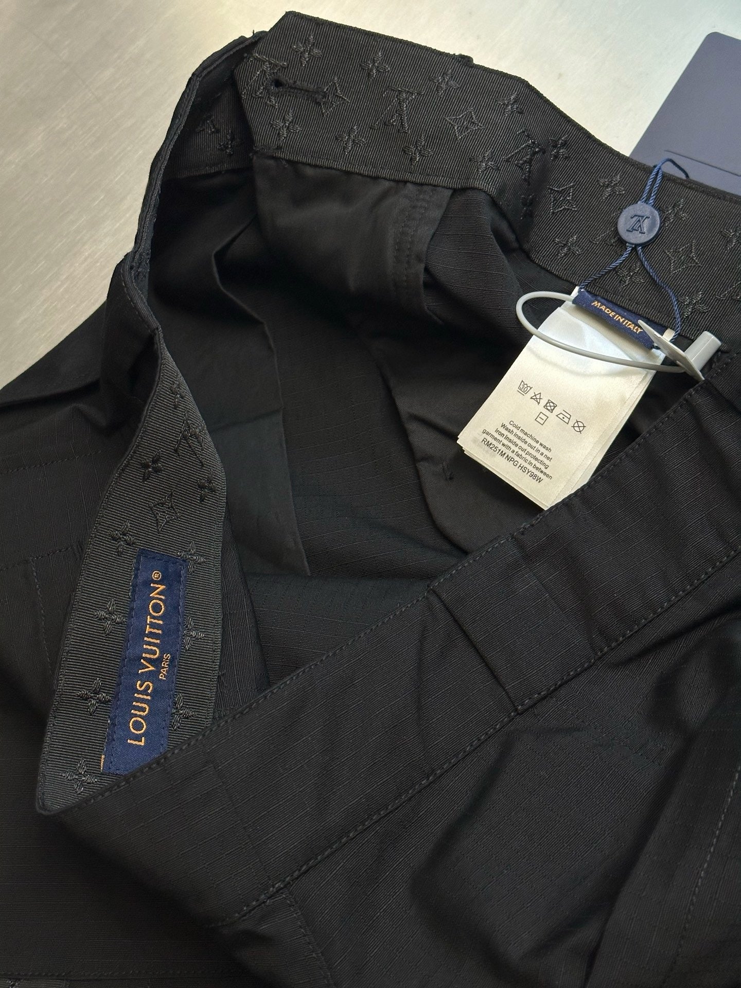Black Short