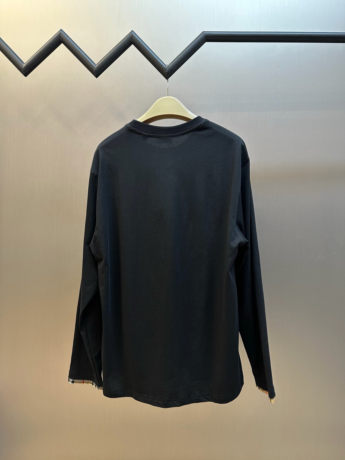 Black and White Sweatshirt