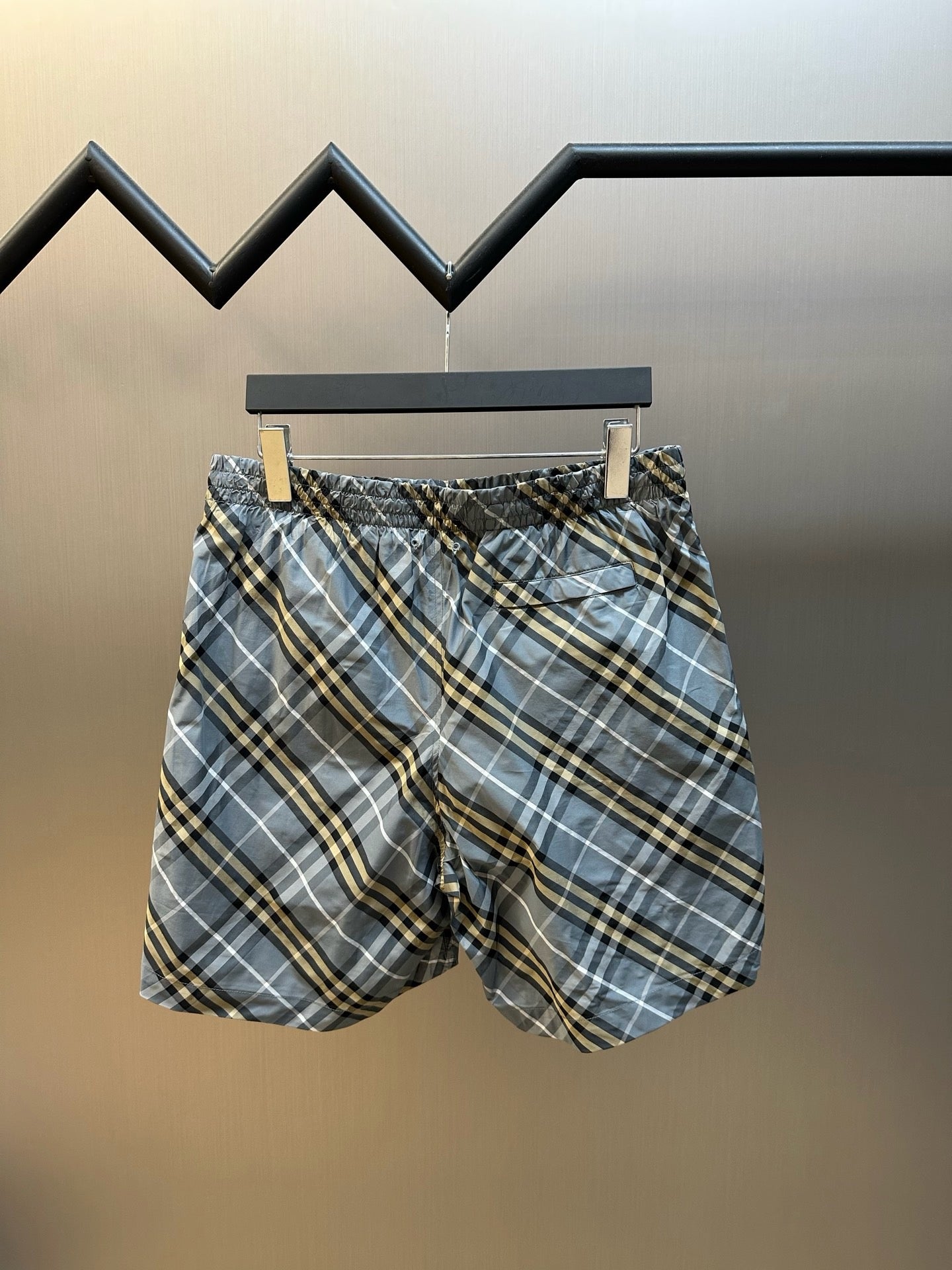 Multi-color Short