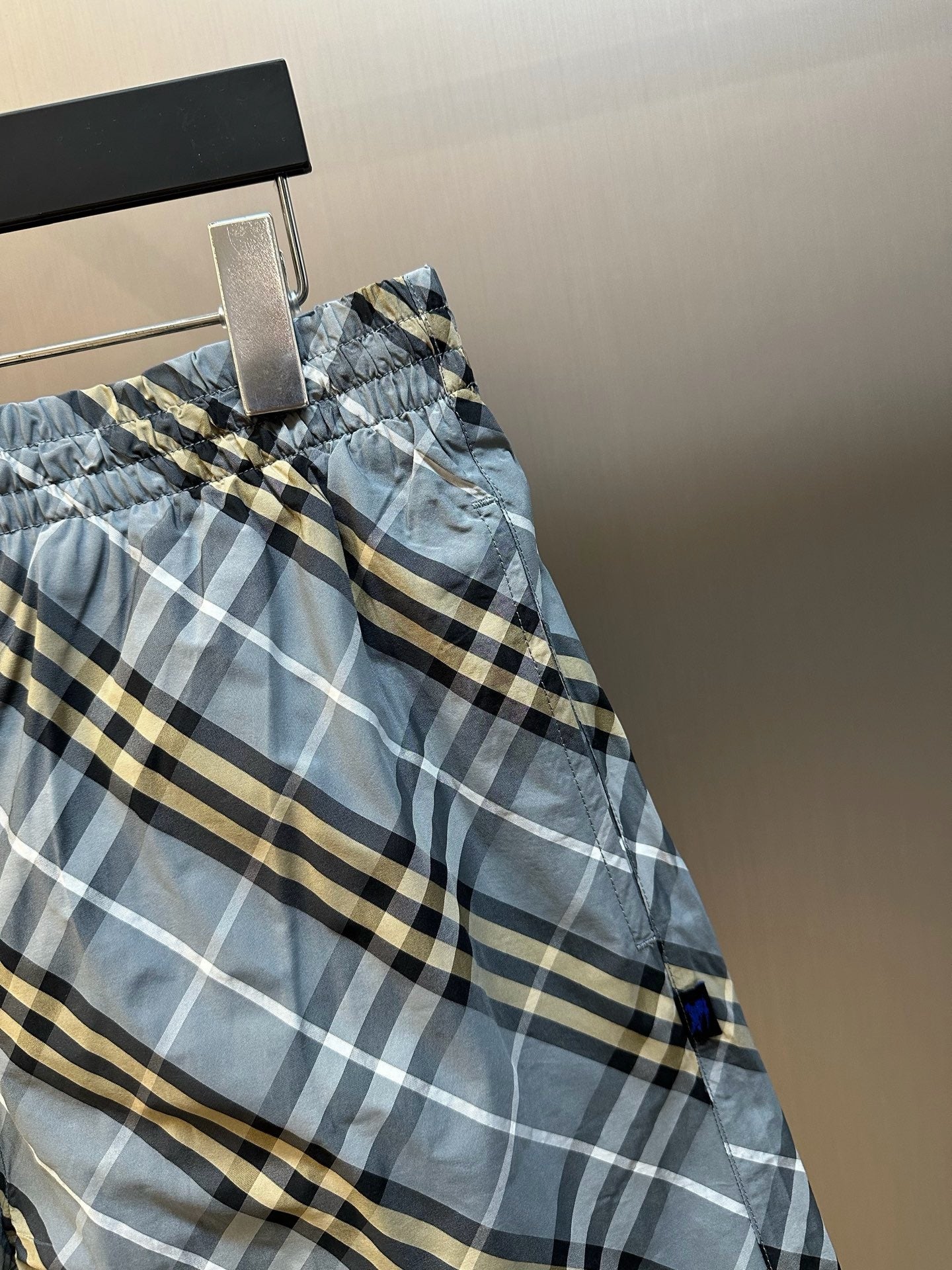 Multi-color Short