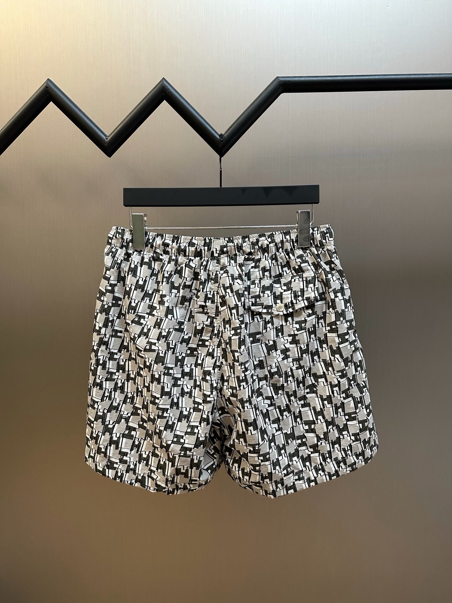Multi-color Short
