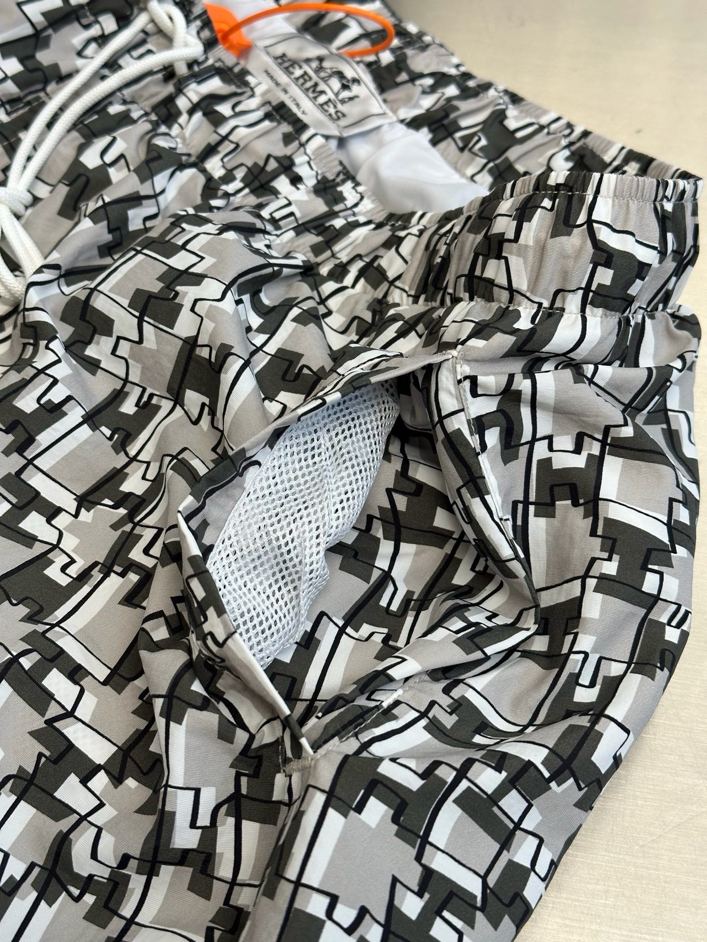 Multi-color Short