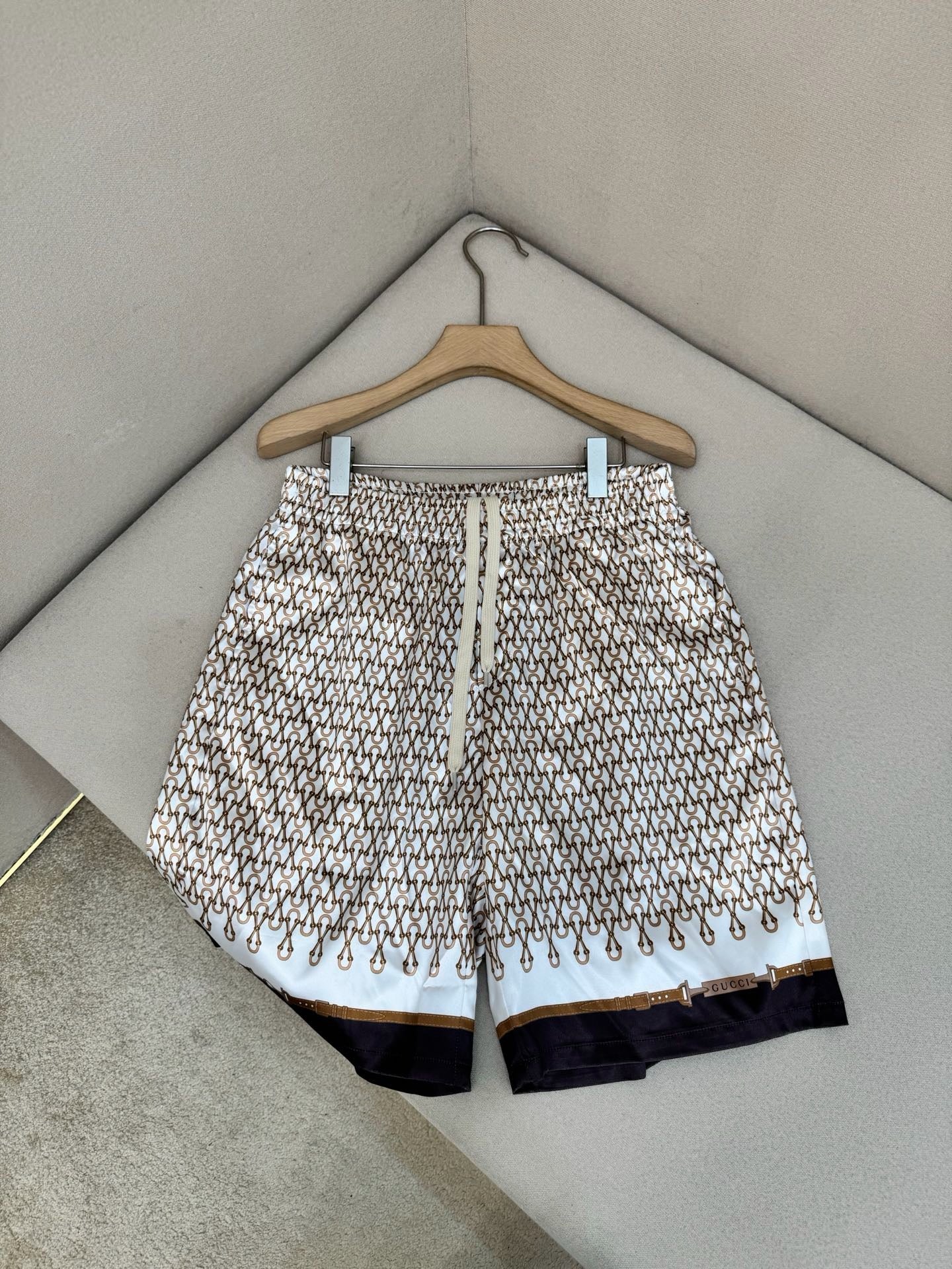 Multi-color Short