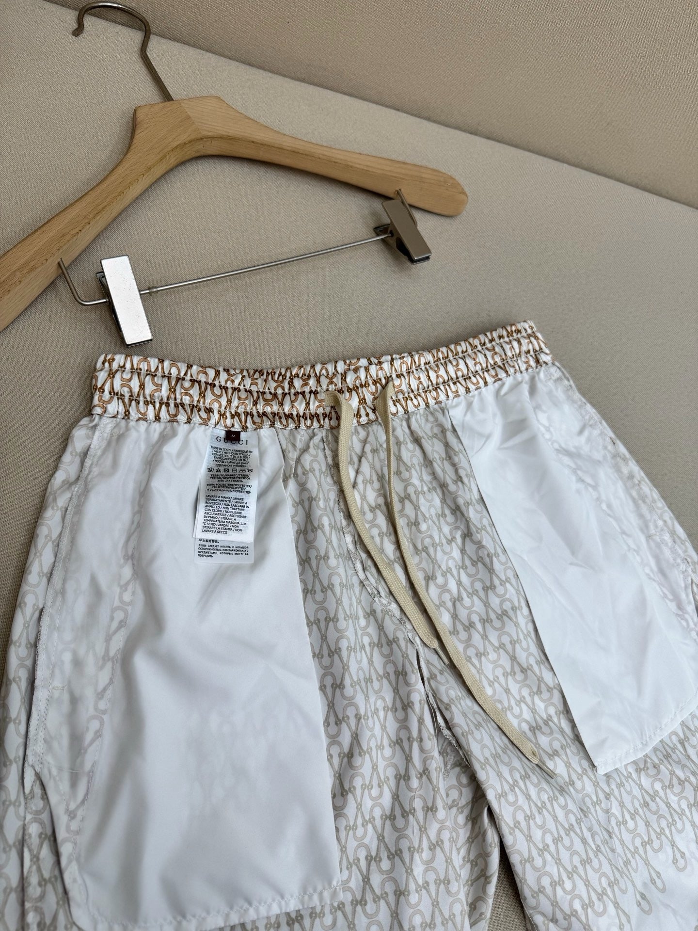 Multi-color Short