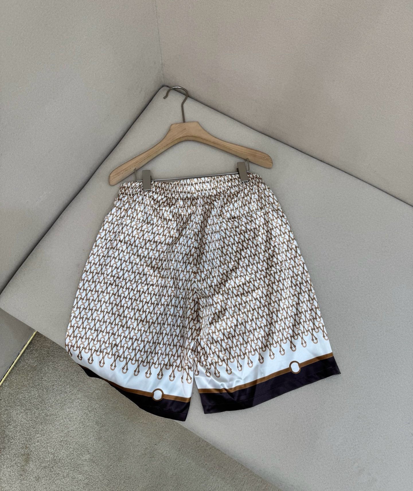 Multi-color Short
