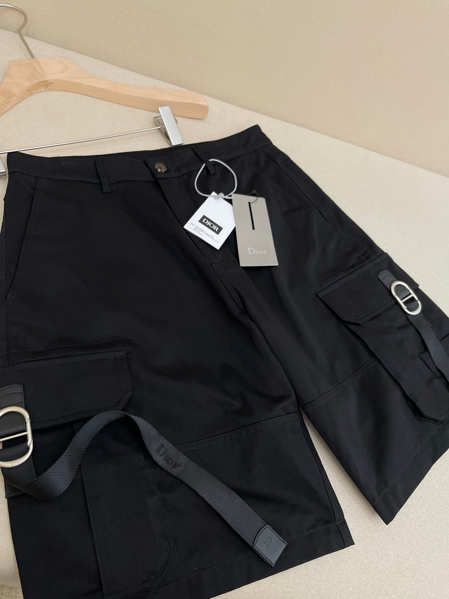 Black and Beige Short