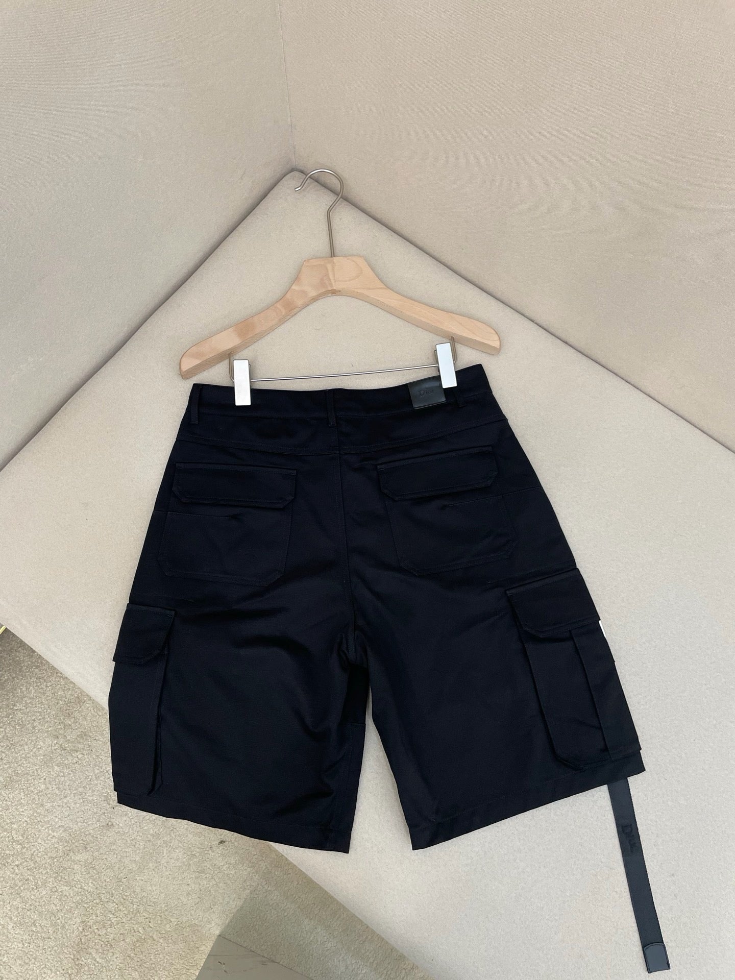 Black and Beige Short