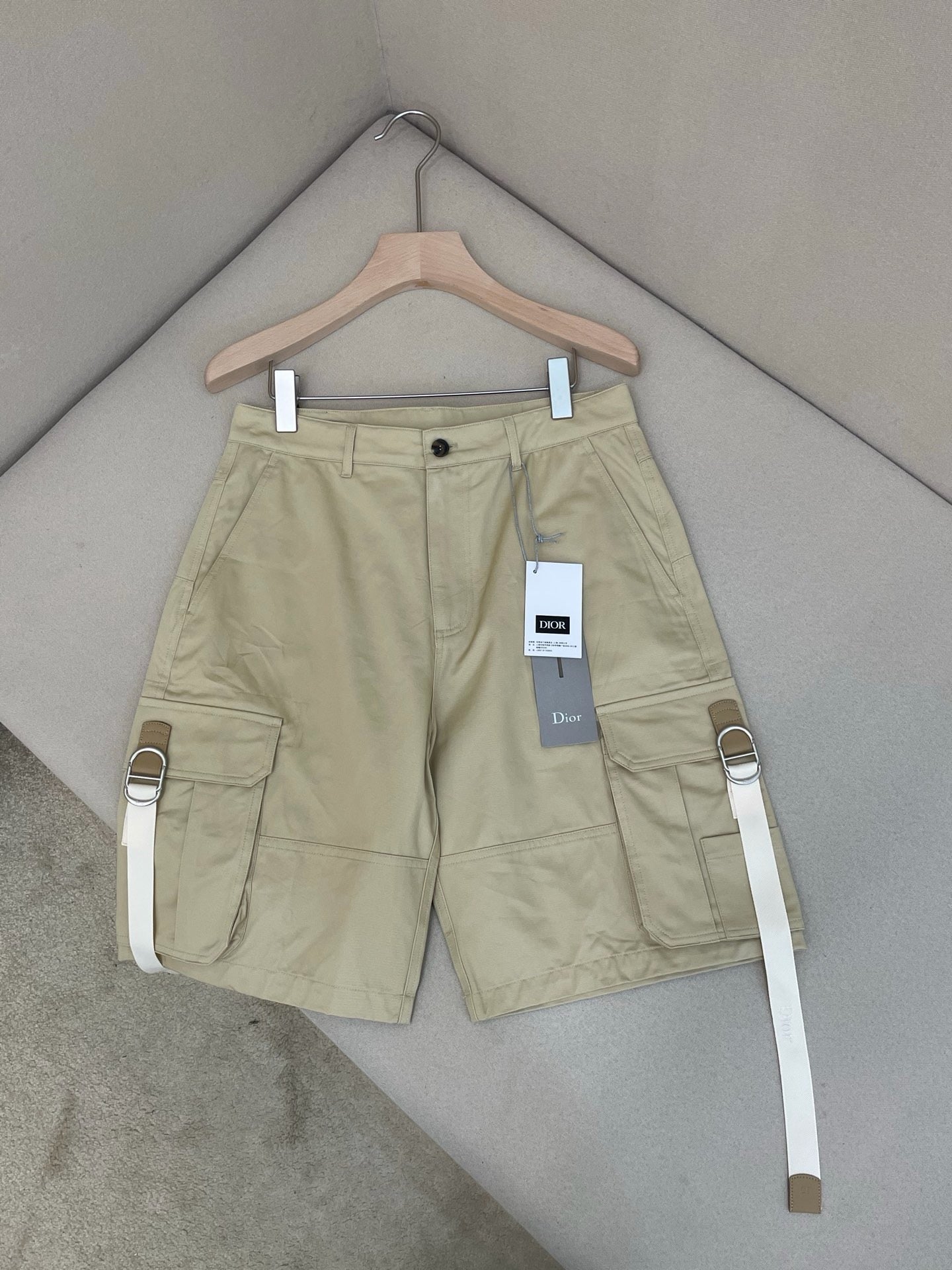 Black and Beige Short