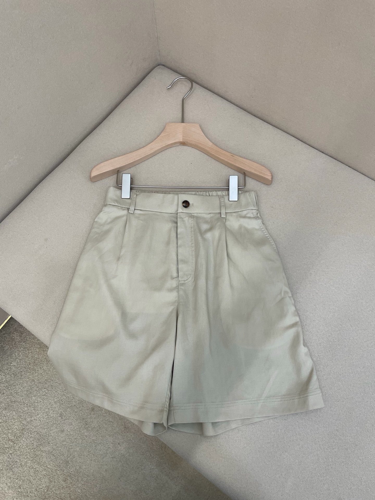 Multi-color Short