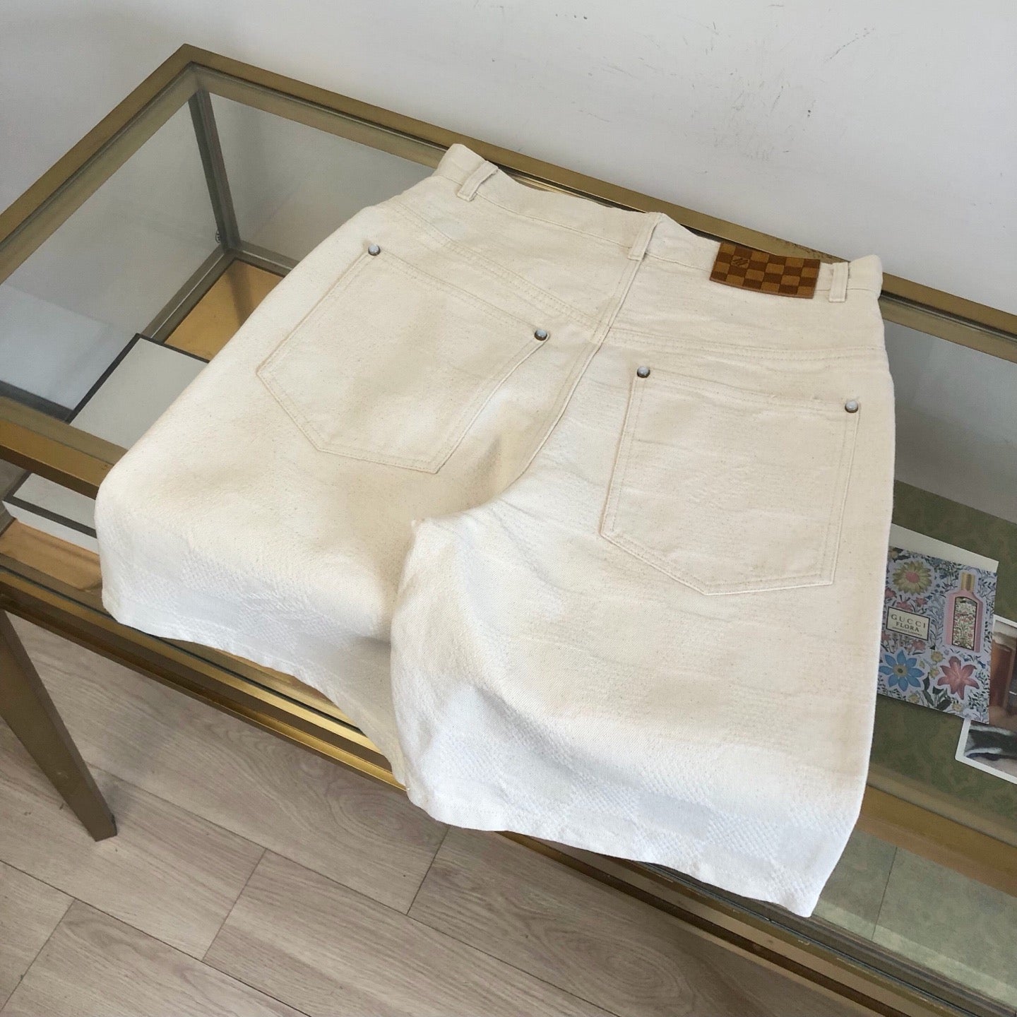 Off-white Short