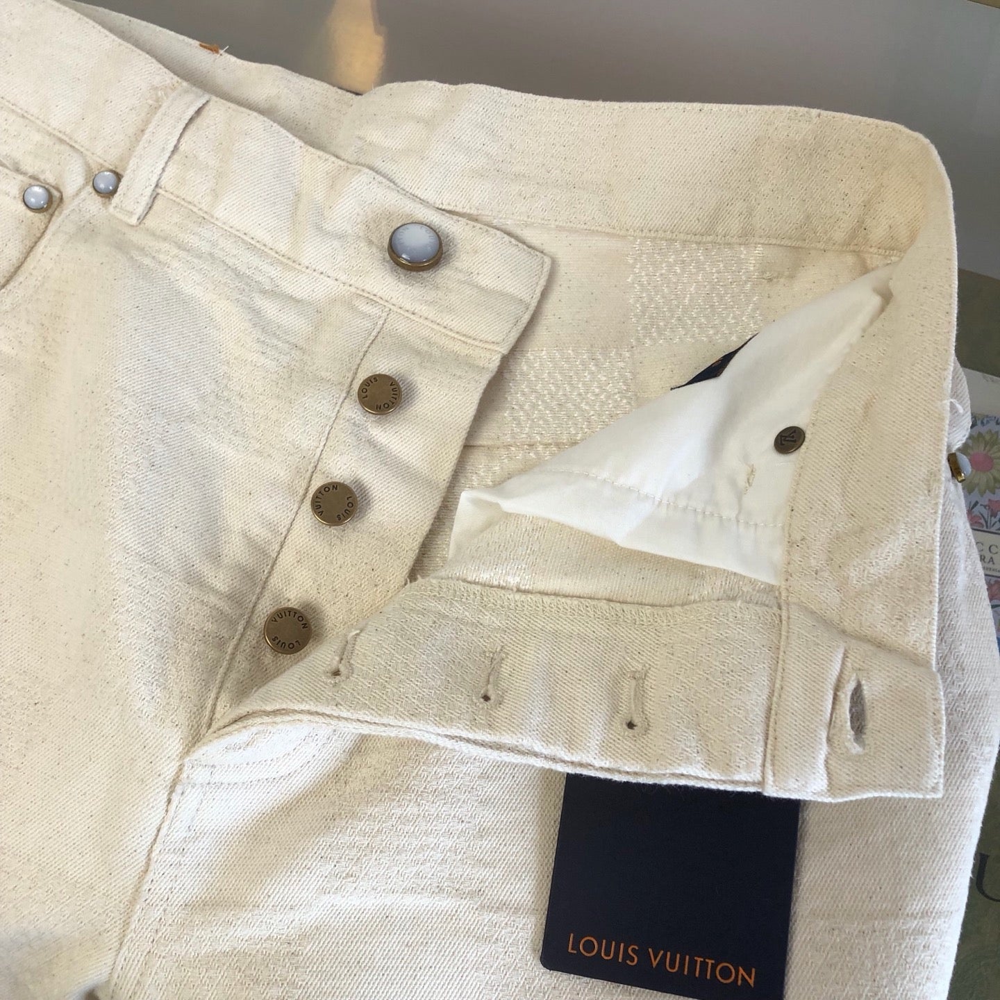 Off-white Short