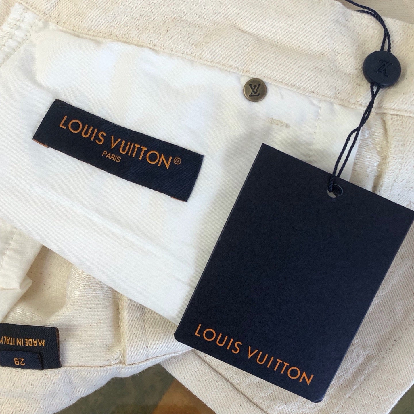 Off-white Short