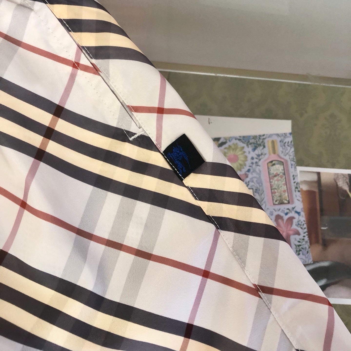 Multi-color Short