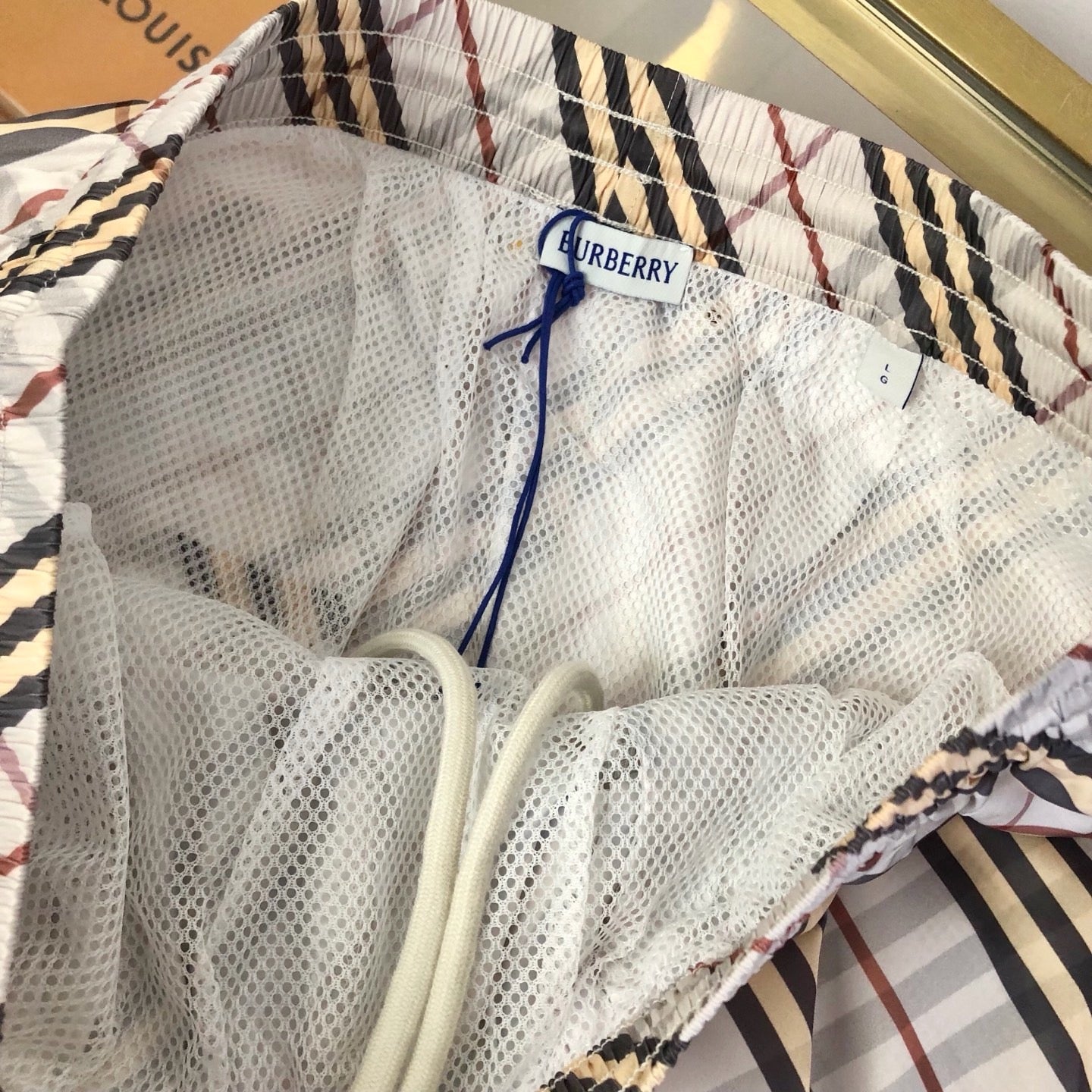 Multi-color Short