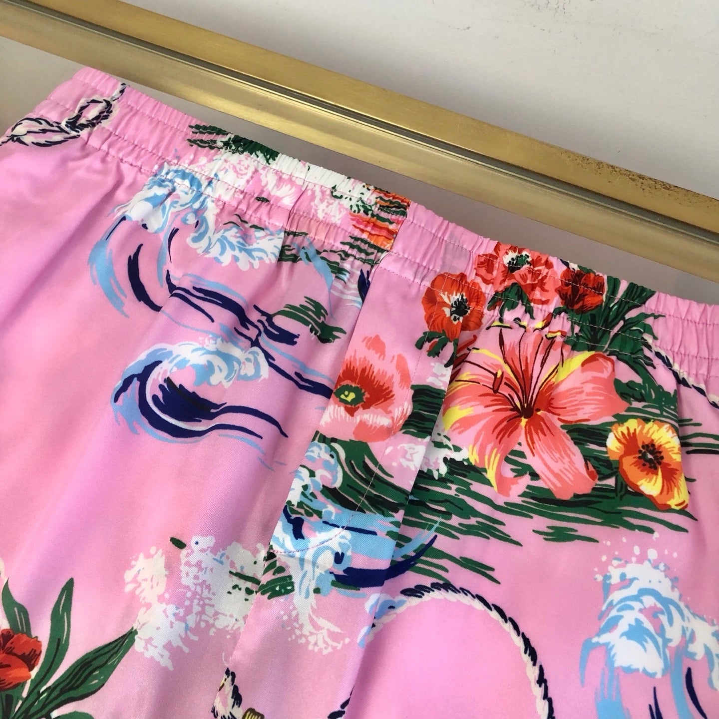 Multi-color Short