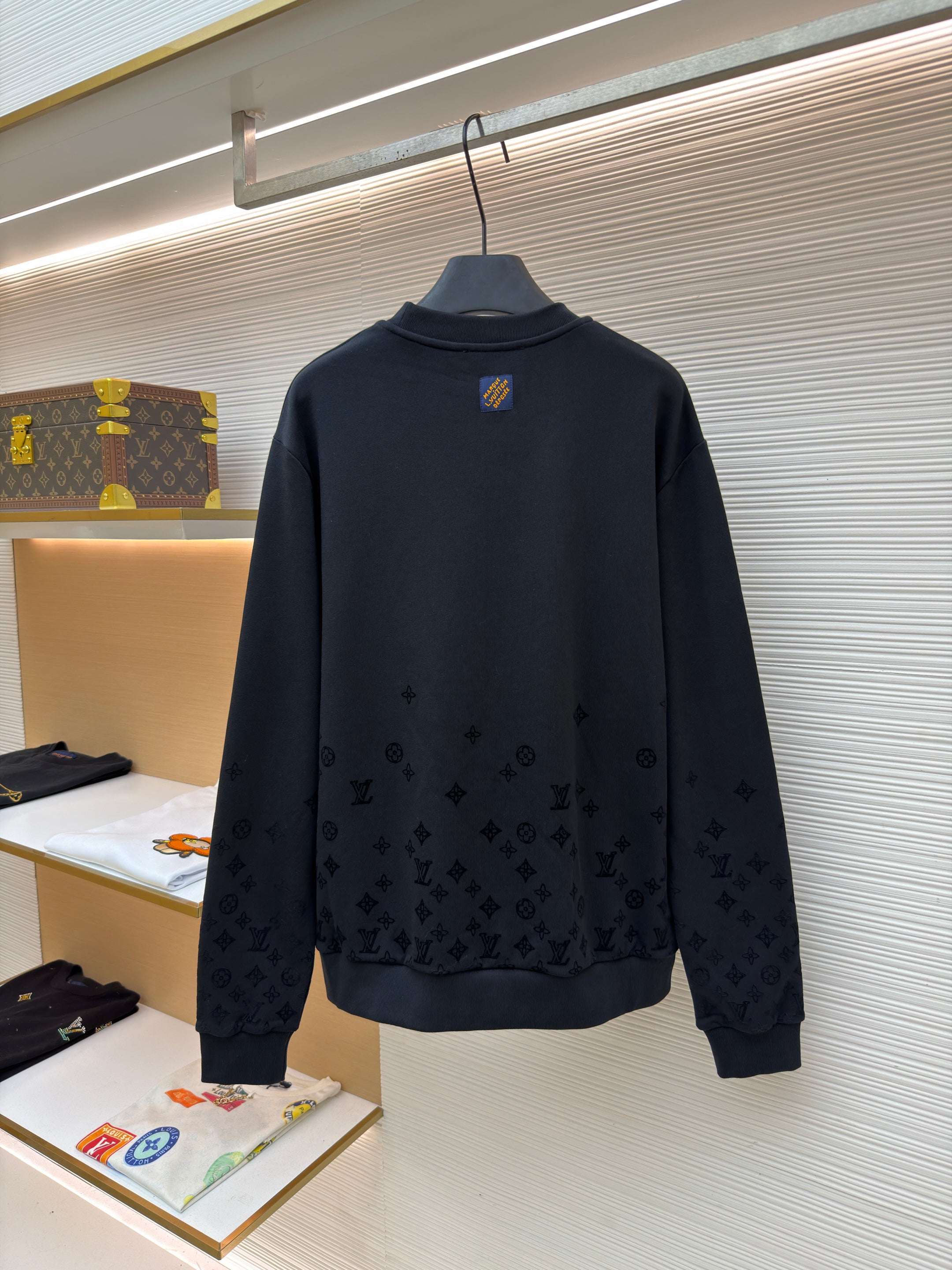 Black Sweatshirt