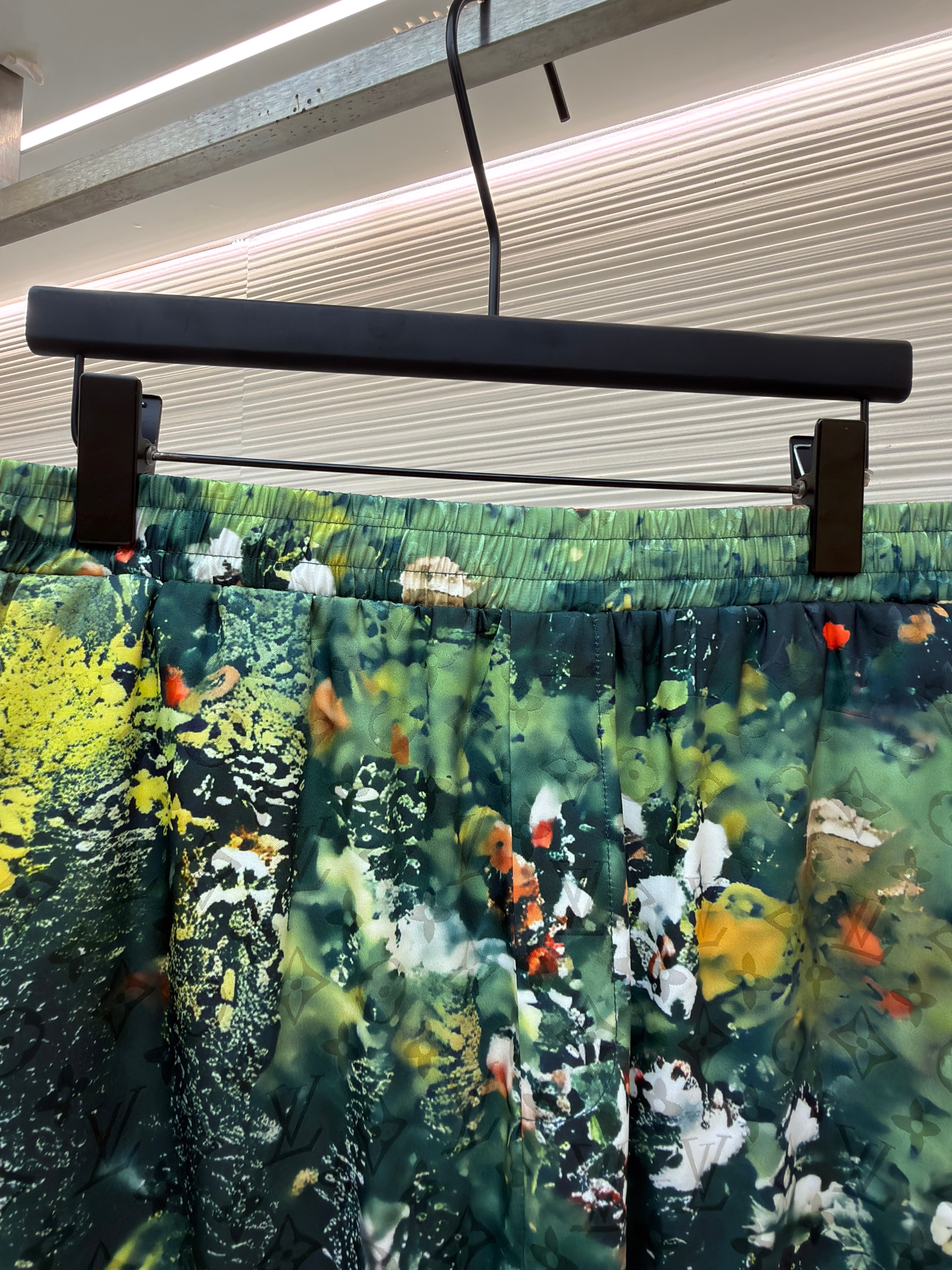 Multi-color Short
