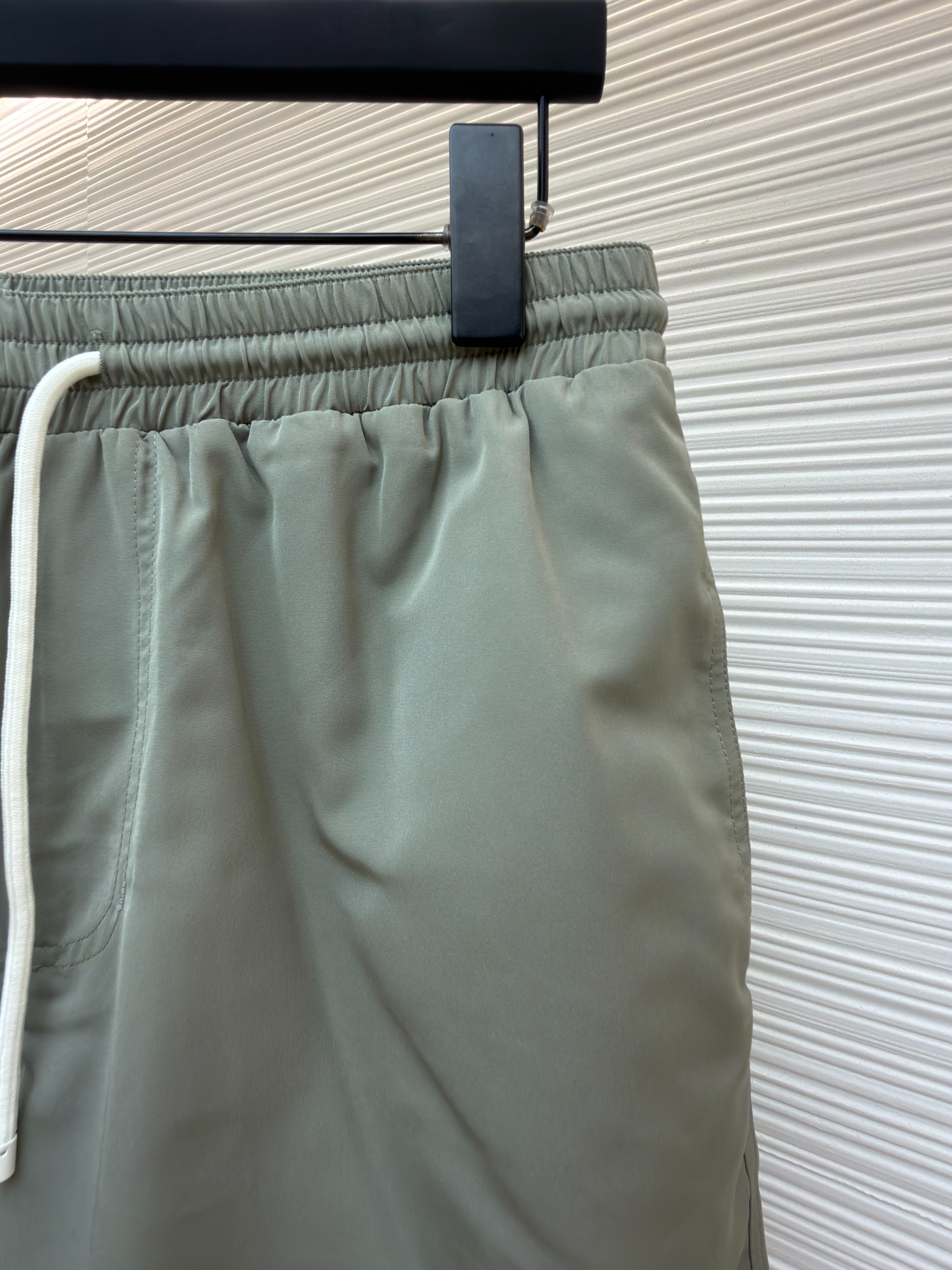 Multi-color Short