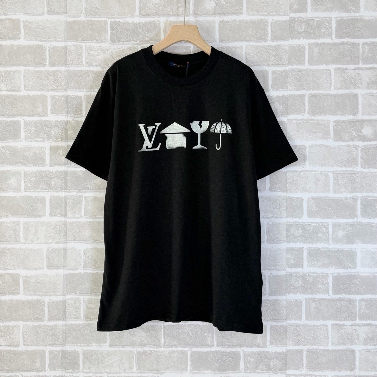 Black T-shirt