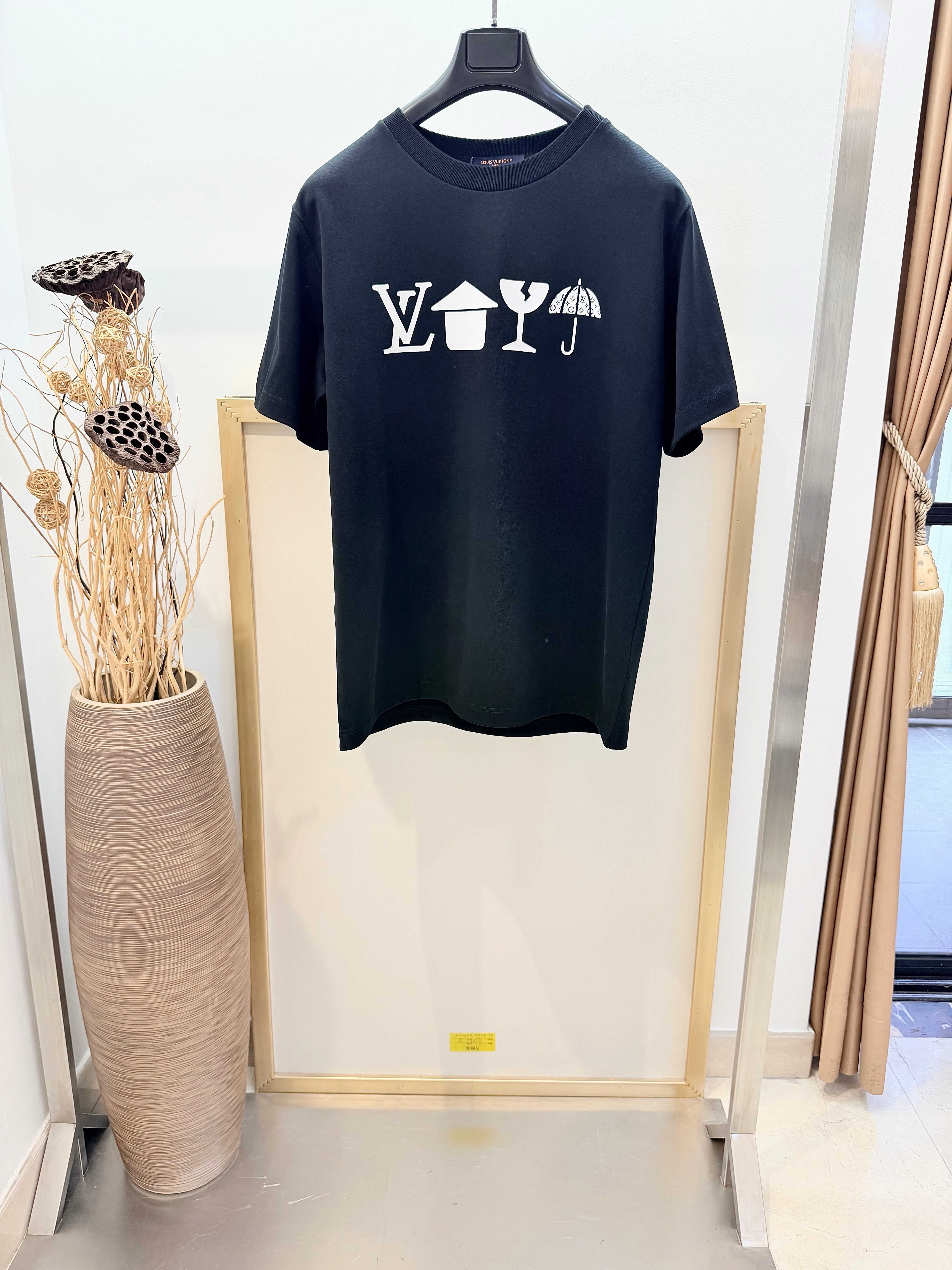 Black T-shirt