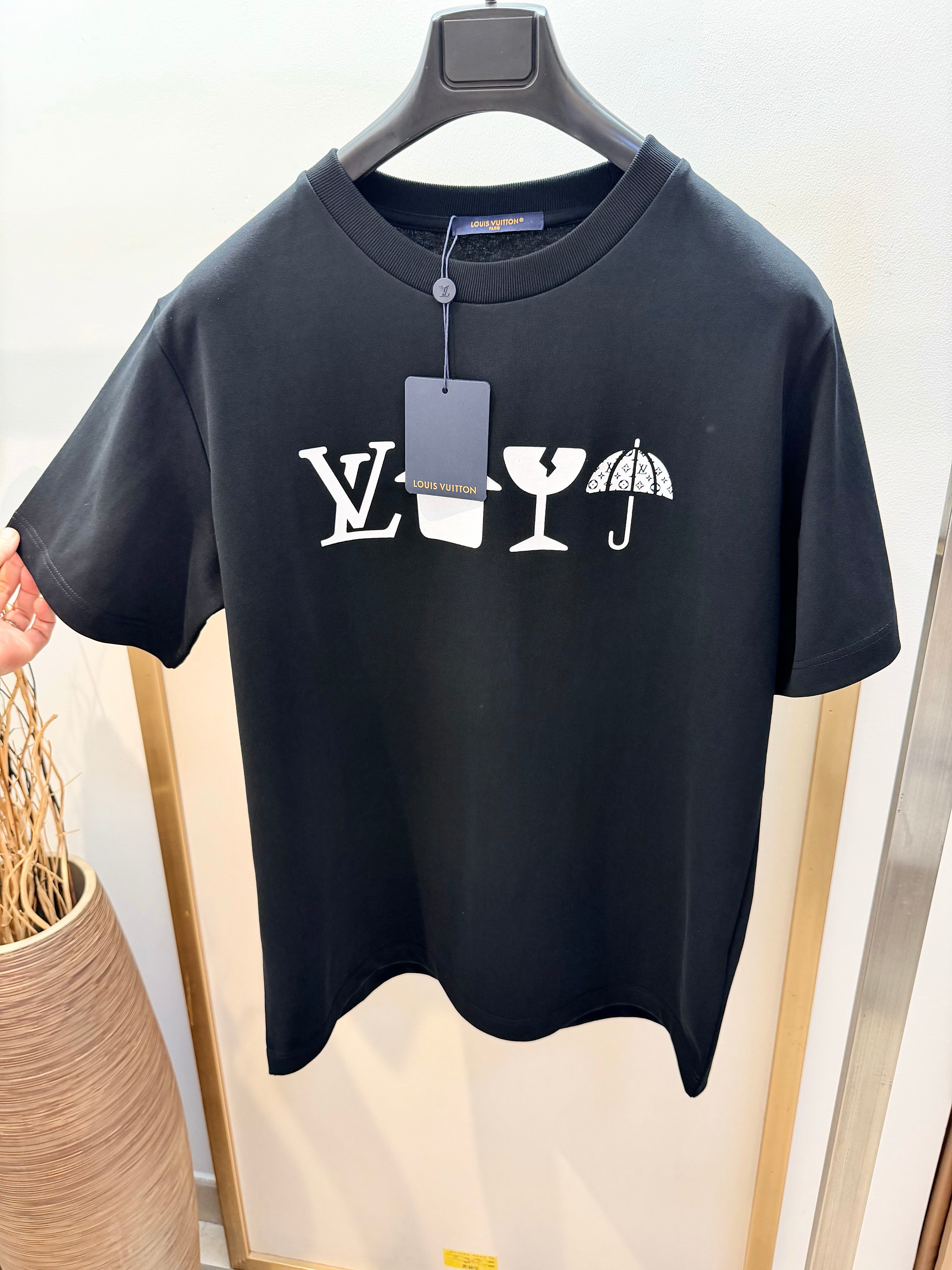 Black T-shirt