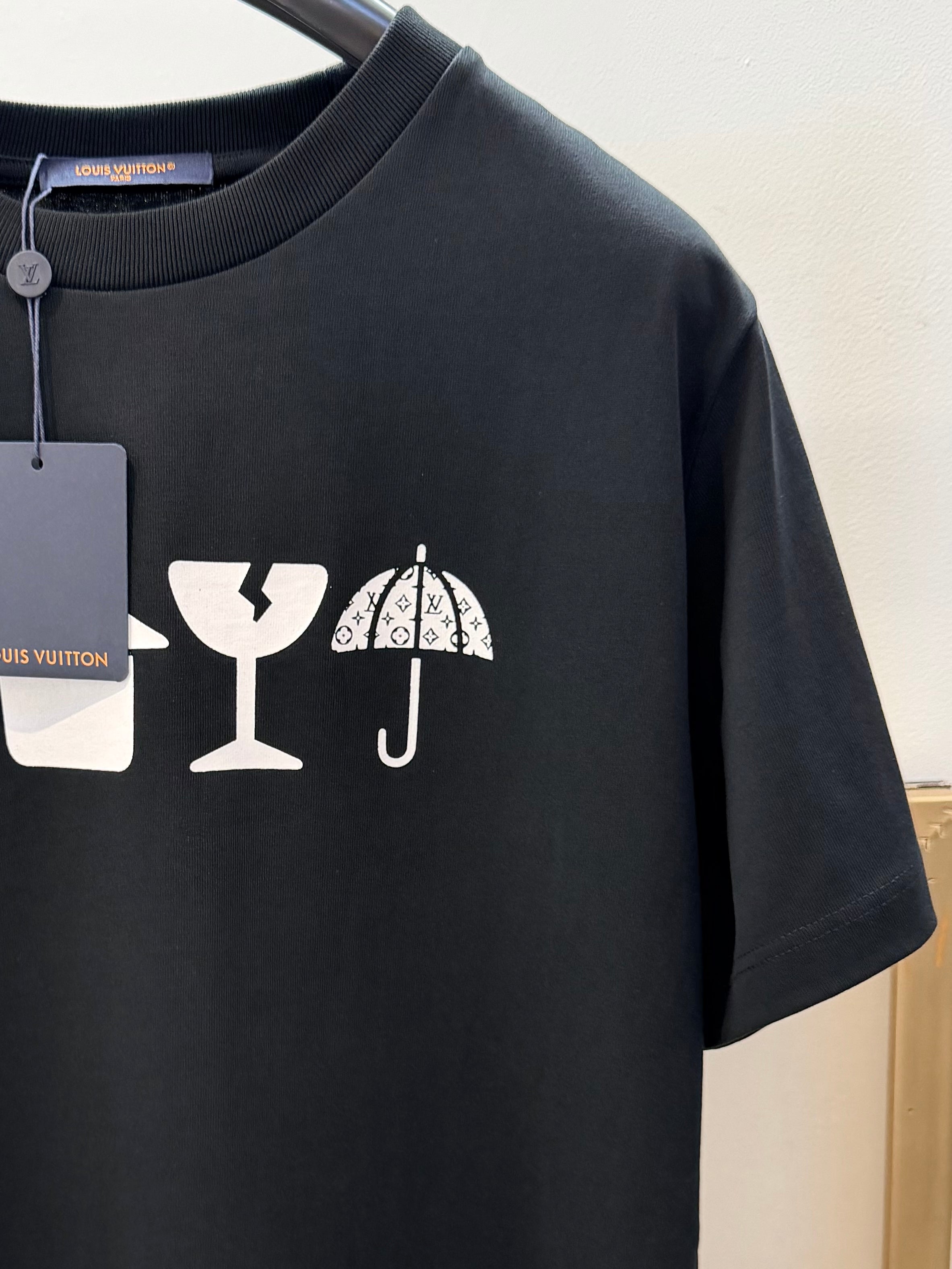 Black T-shirt