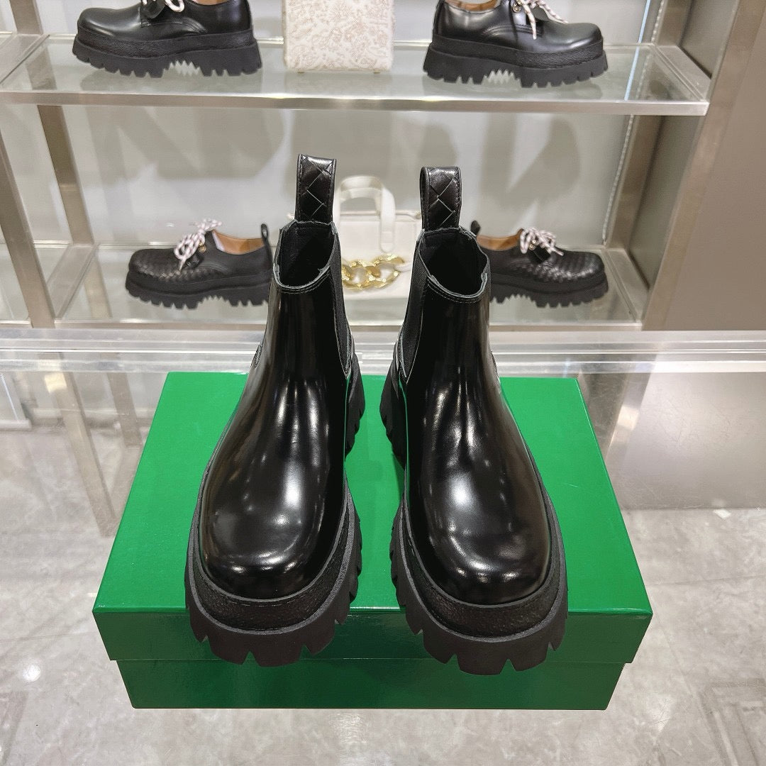 Black Shoes
